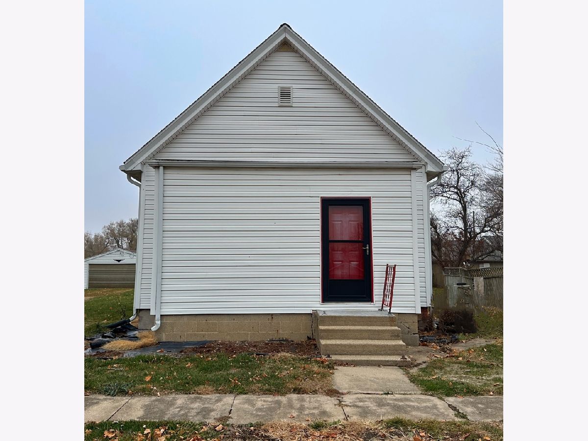  For Sale Stanford Illinois, 405 Carter Street