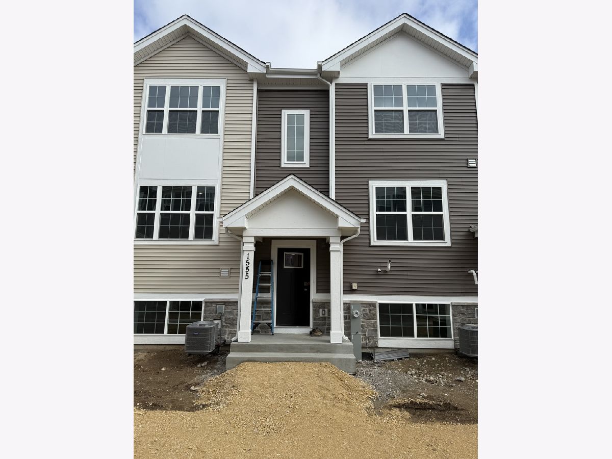  For Rent Pingree Grove Illinois, 1555 Sequoia