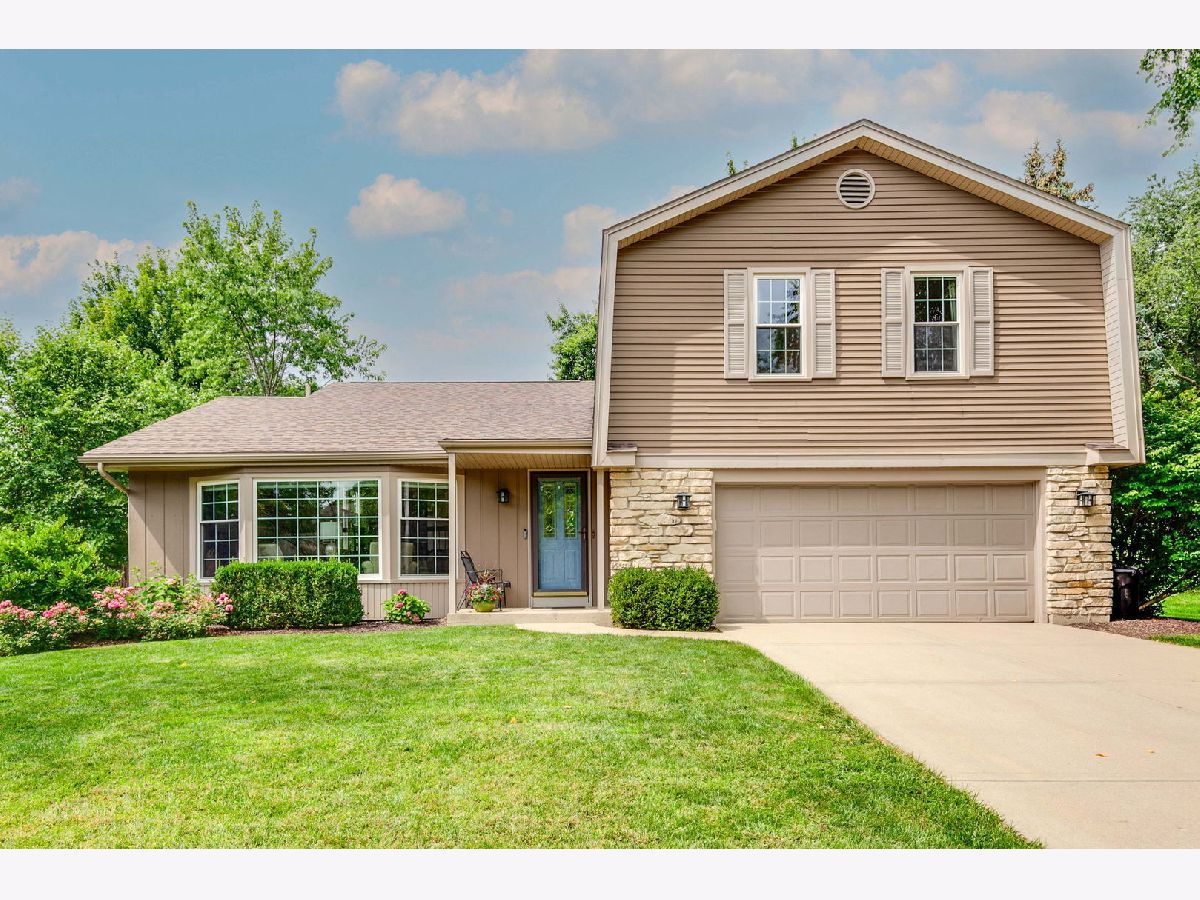  For Sale Libertyville Illinois, 1211 Parliament Court