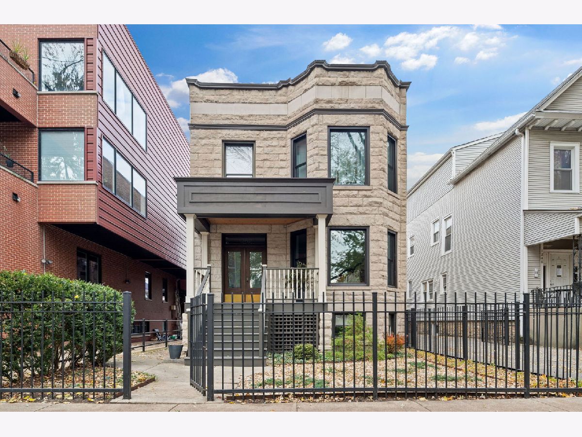  For Sale Chicago Illinois, 1252 Carmen Avenue