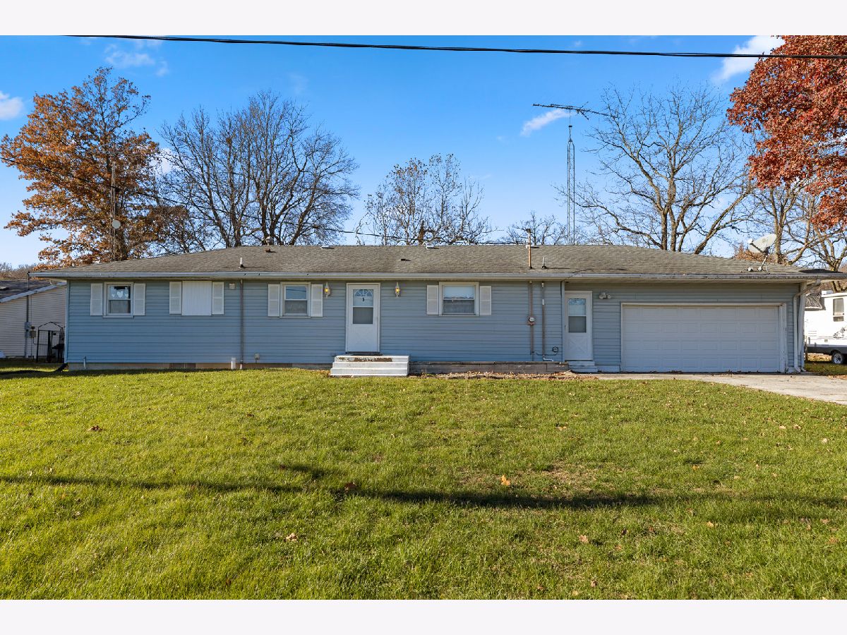  For Sale Martinton Illinois, 133 Oak Acre Drive