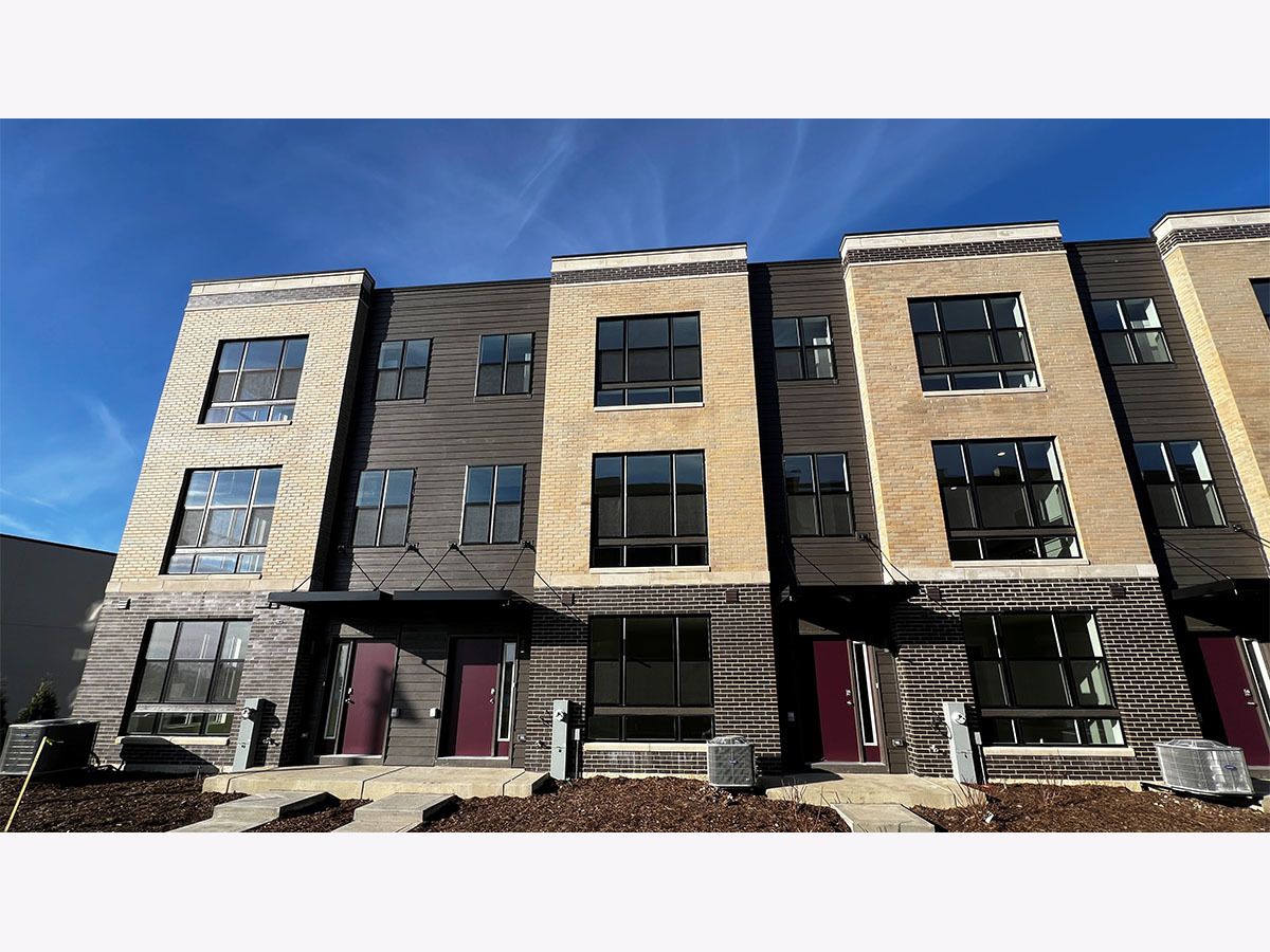  For Sale Lombard Illinois, 387 Summit Circle