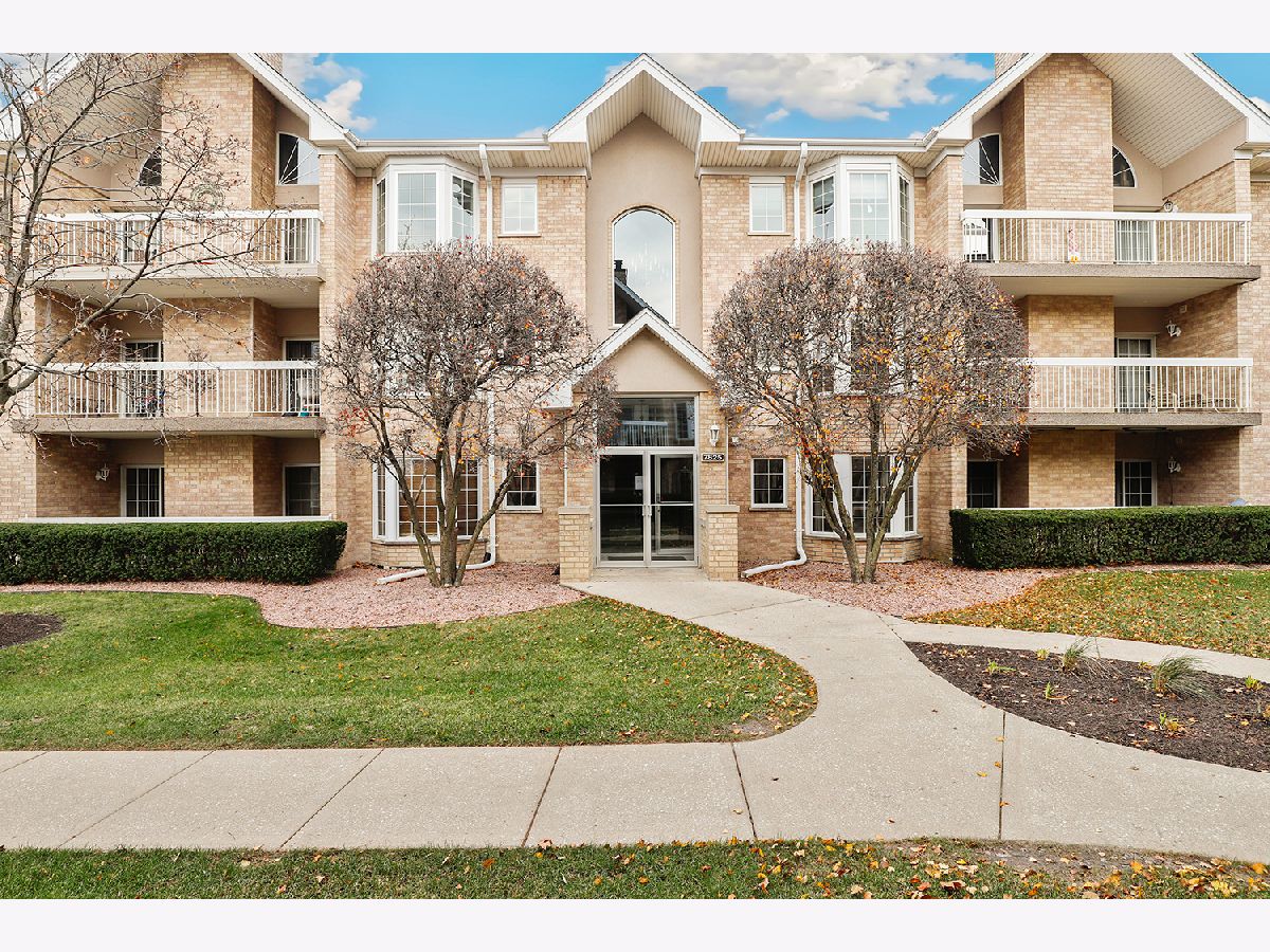 Condominiums For Sale Grafton Place Tinley Park Illinois, 7825 Bristol Park Drive