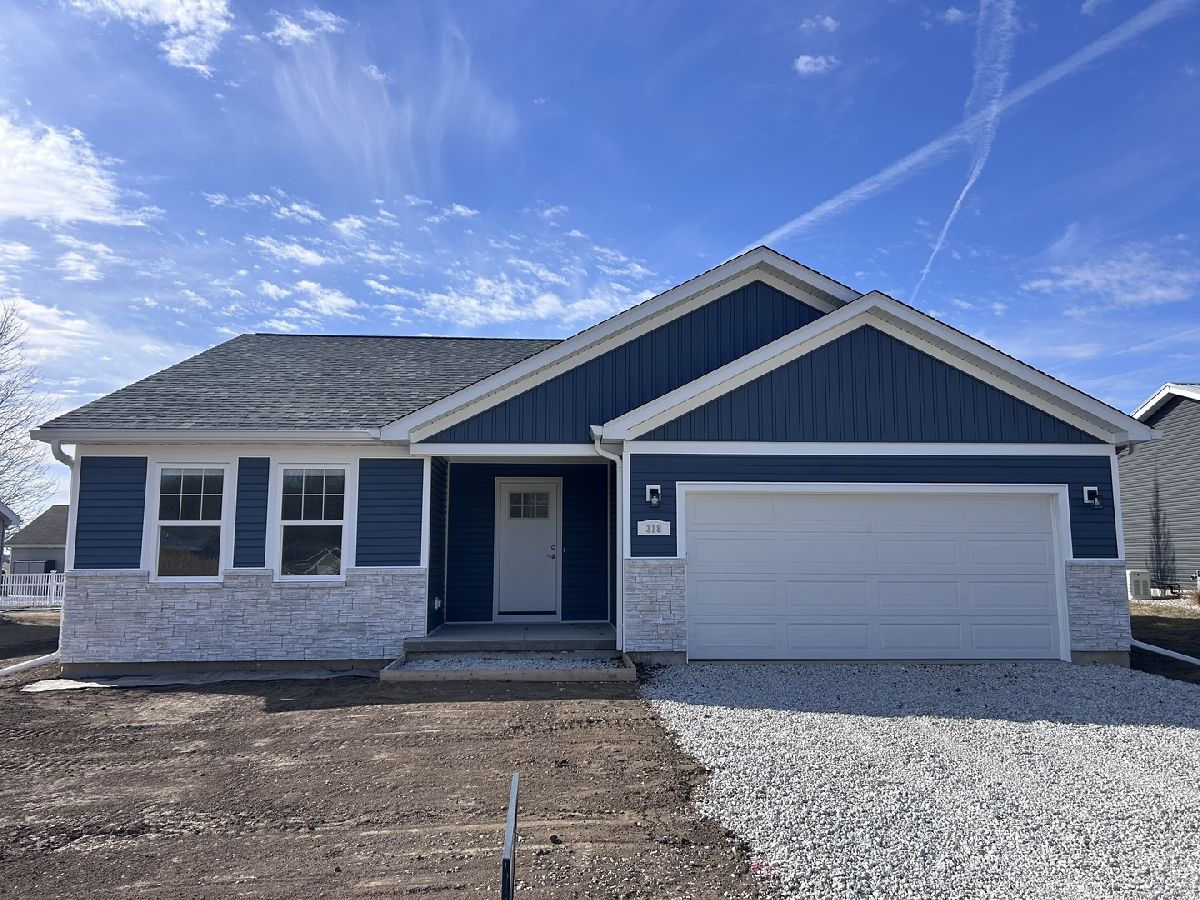  For Sale Utica Illinois, 318 Rachel Way