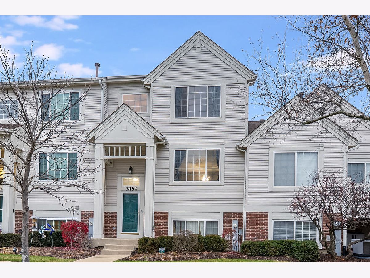  For Sale Elgin Illinois, 2452 Daybreak Court