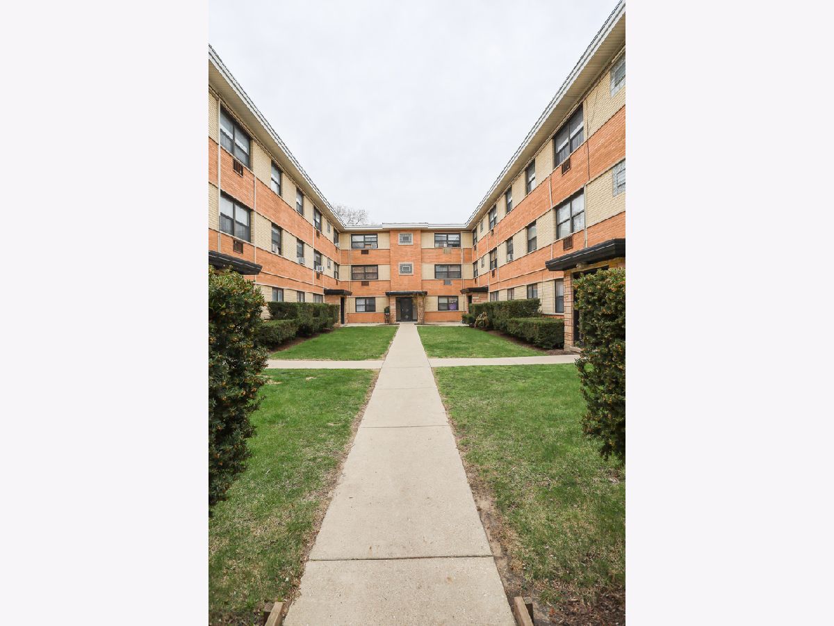  Rented Chicago Illinois, 1658 Pratt