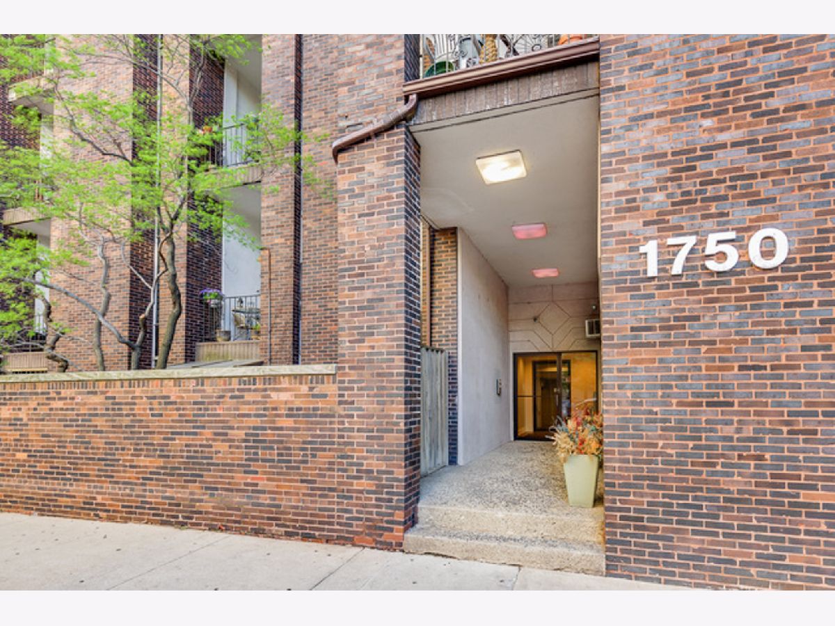  Rented Chicago Illinois, 1750 Wells