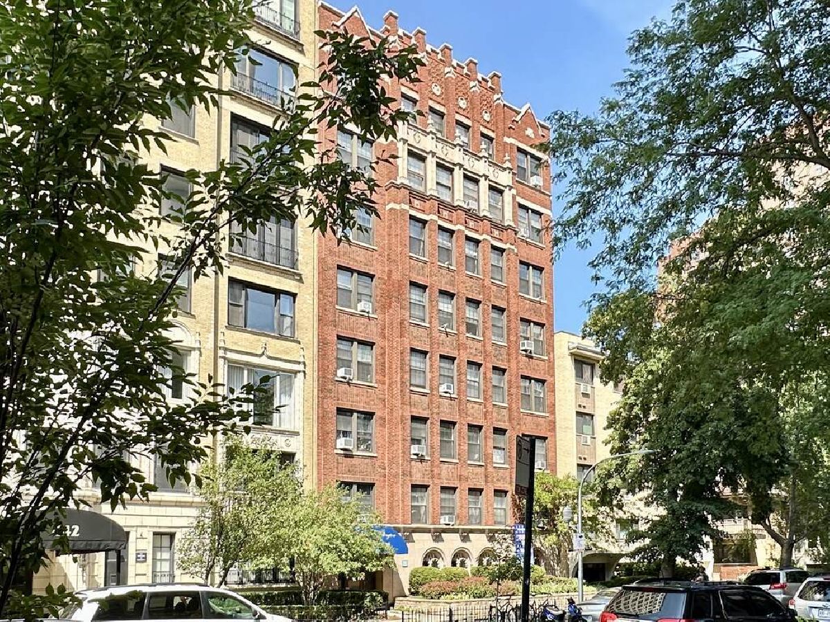 Condominiums For Rent The Wellington Chicago Illinois, 434 Wellington