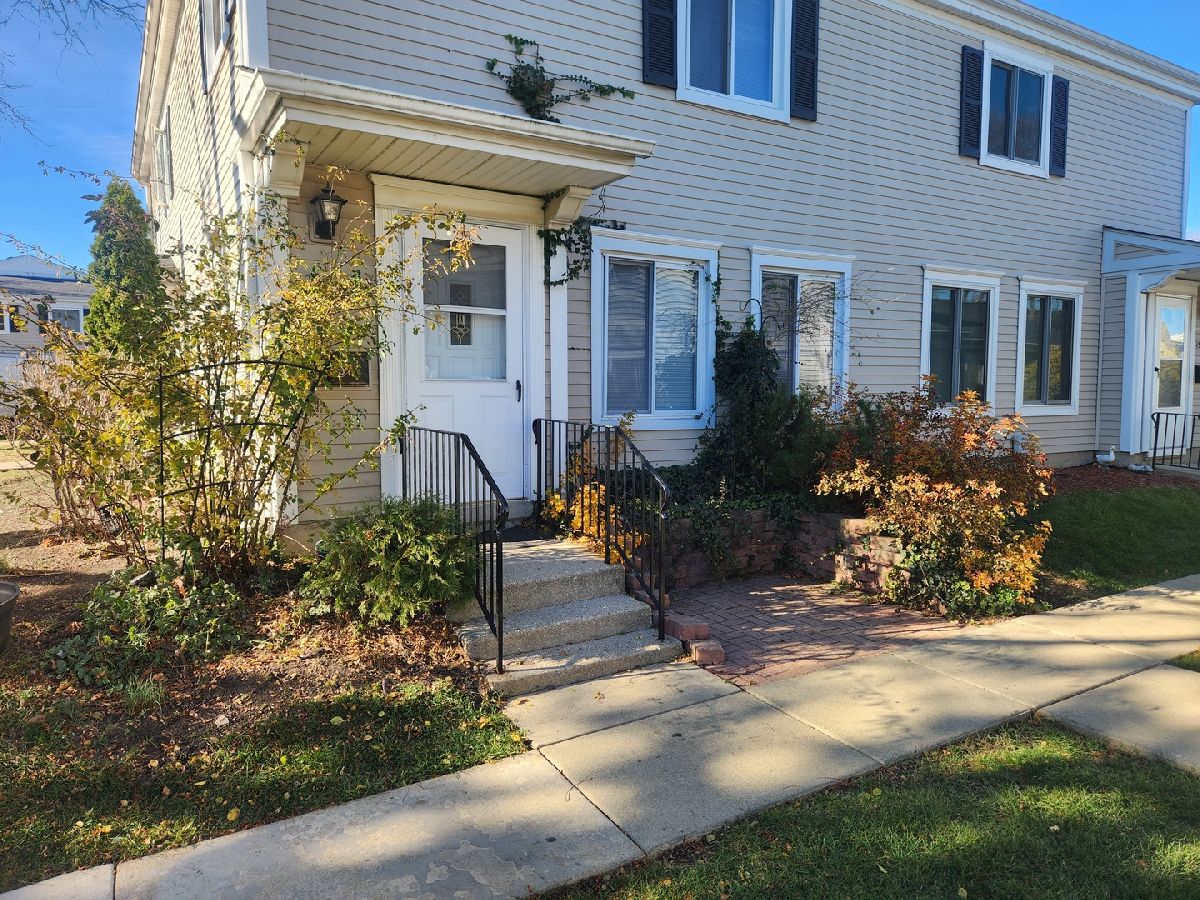  For Rent Prospect Heights Illinois, 1597 Cove