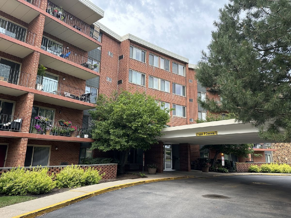 Condominiums For Rent Lake Run Prospect Heights Illinois, 16 Old Willow