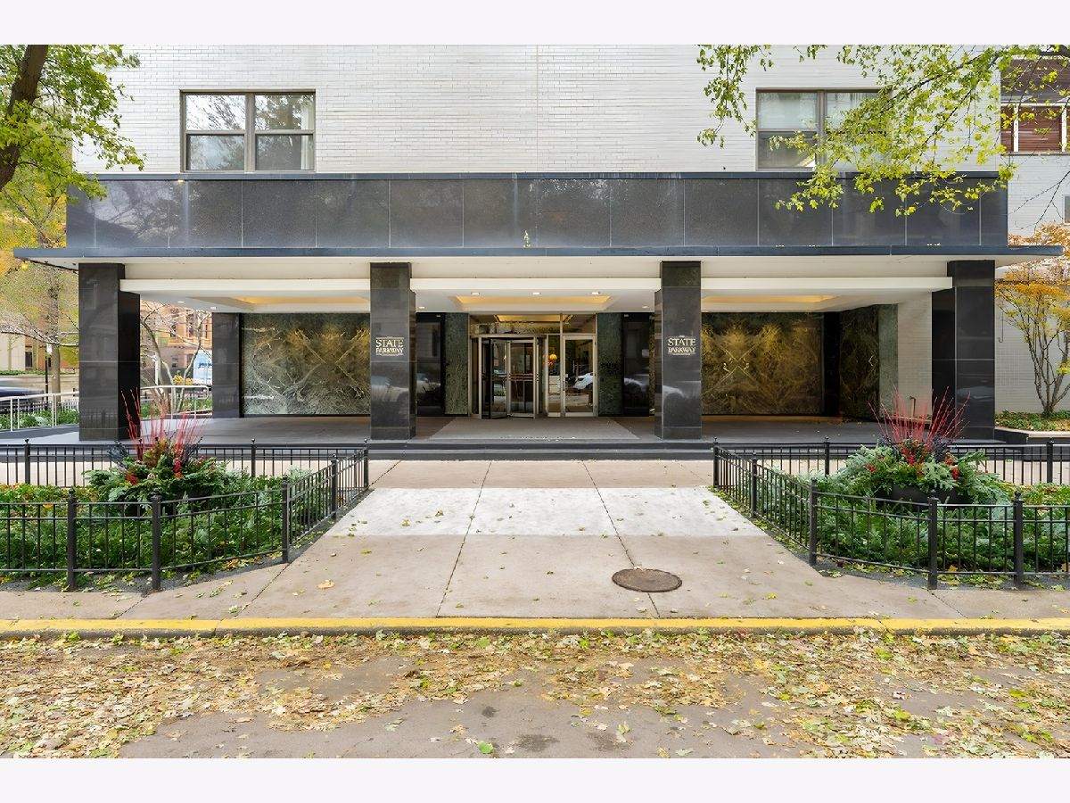  For Sale Chicago Illinois, 1445 State Parkway