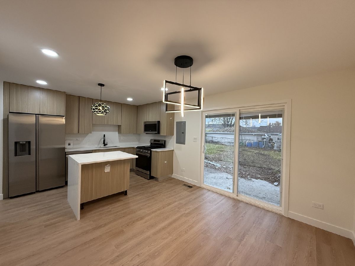  Rented Romeoville Illinois, 410 Healy