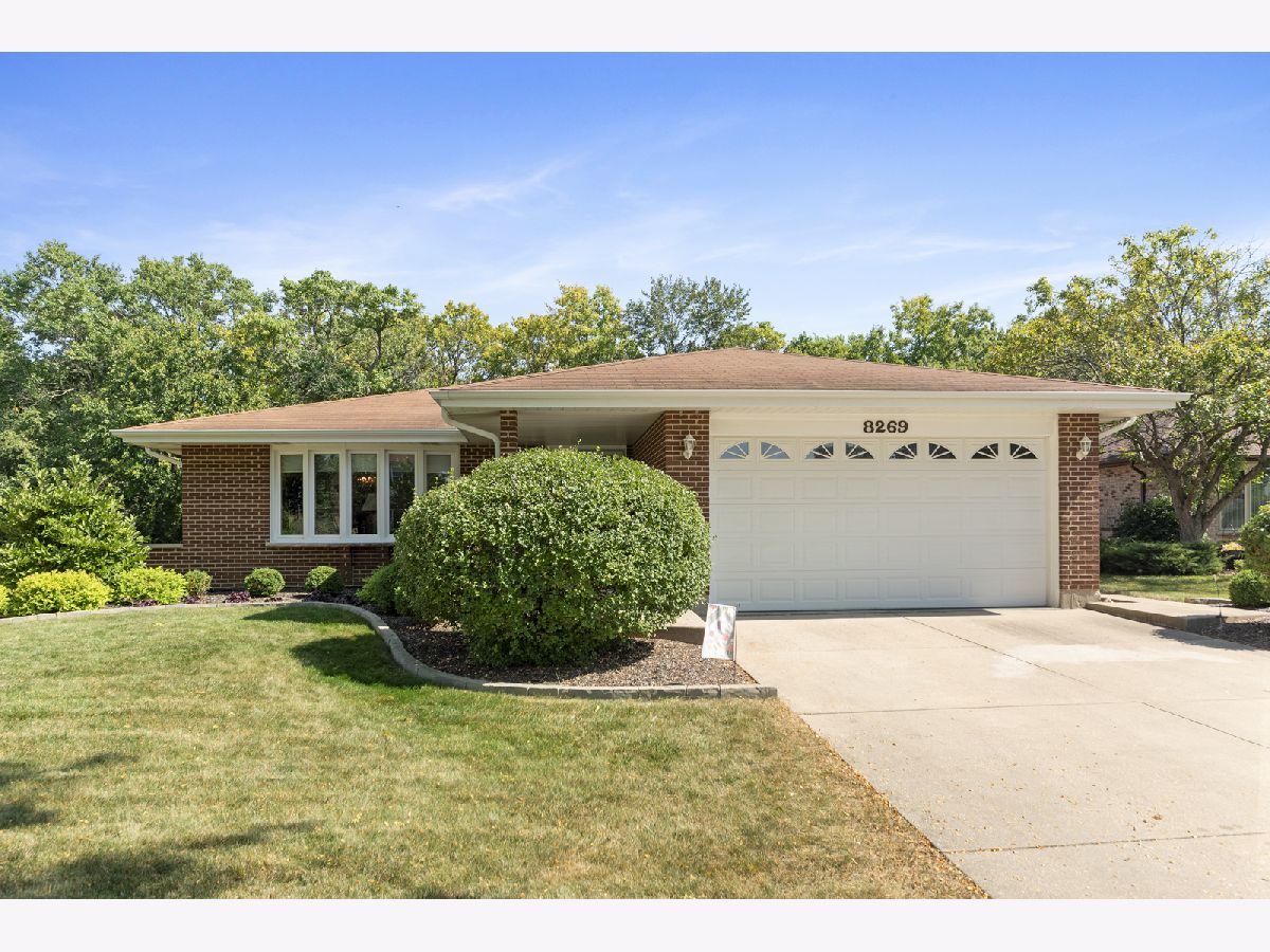  Sold Woodridge Illinois, 8269 Meadowwood