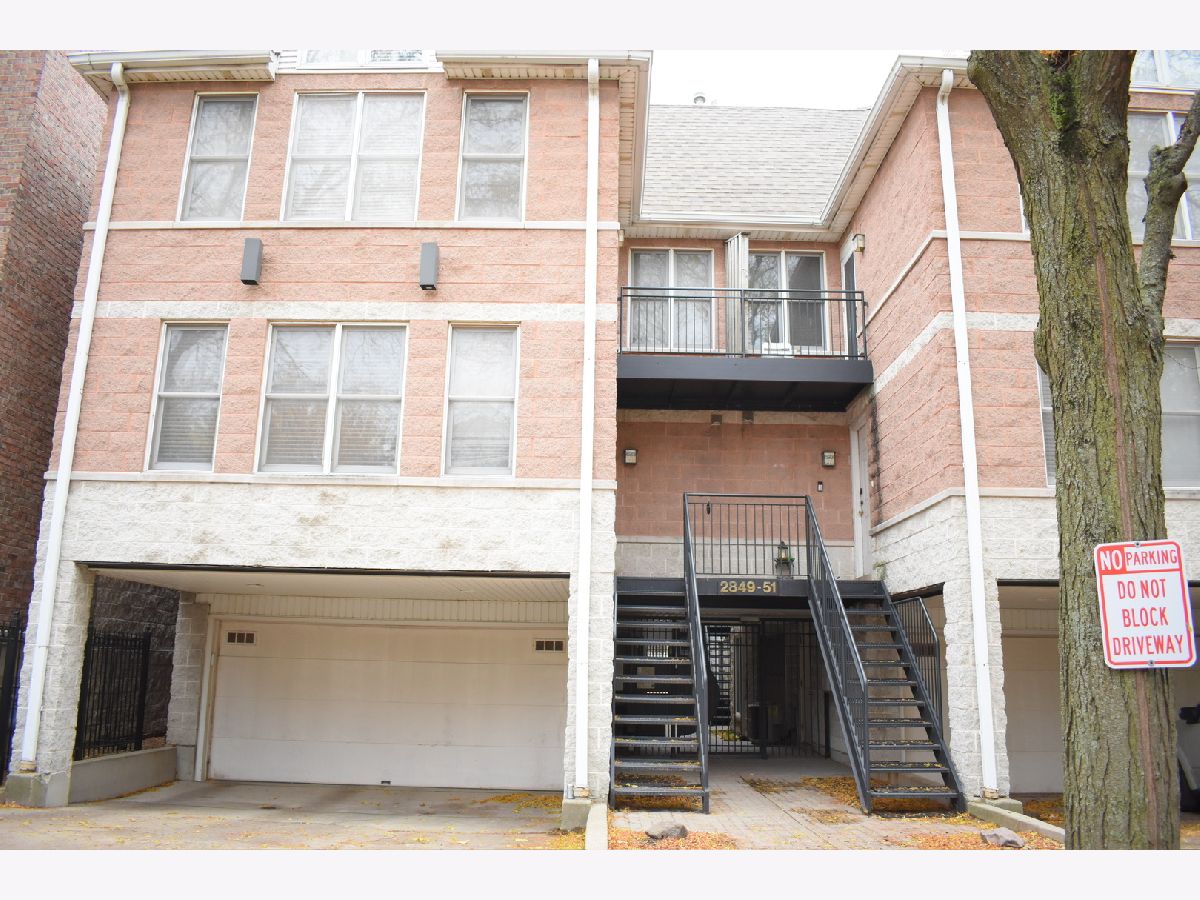 Condos & Townhomes & Homes For Rent Southport Corridor Chicago Illinois, 2851 Southport