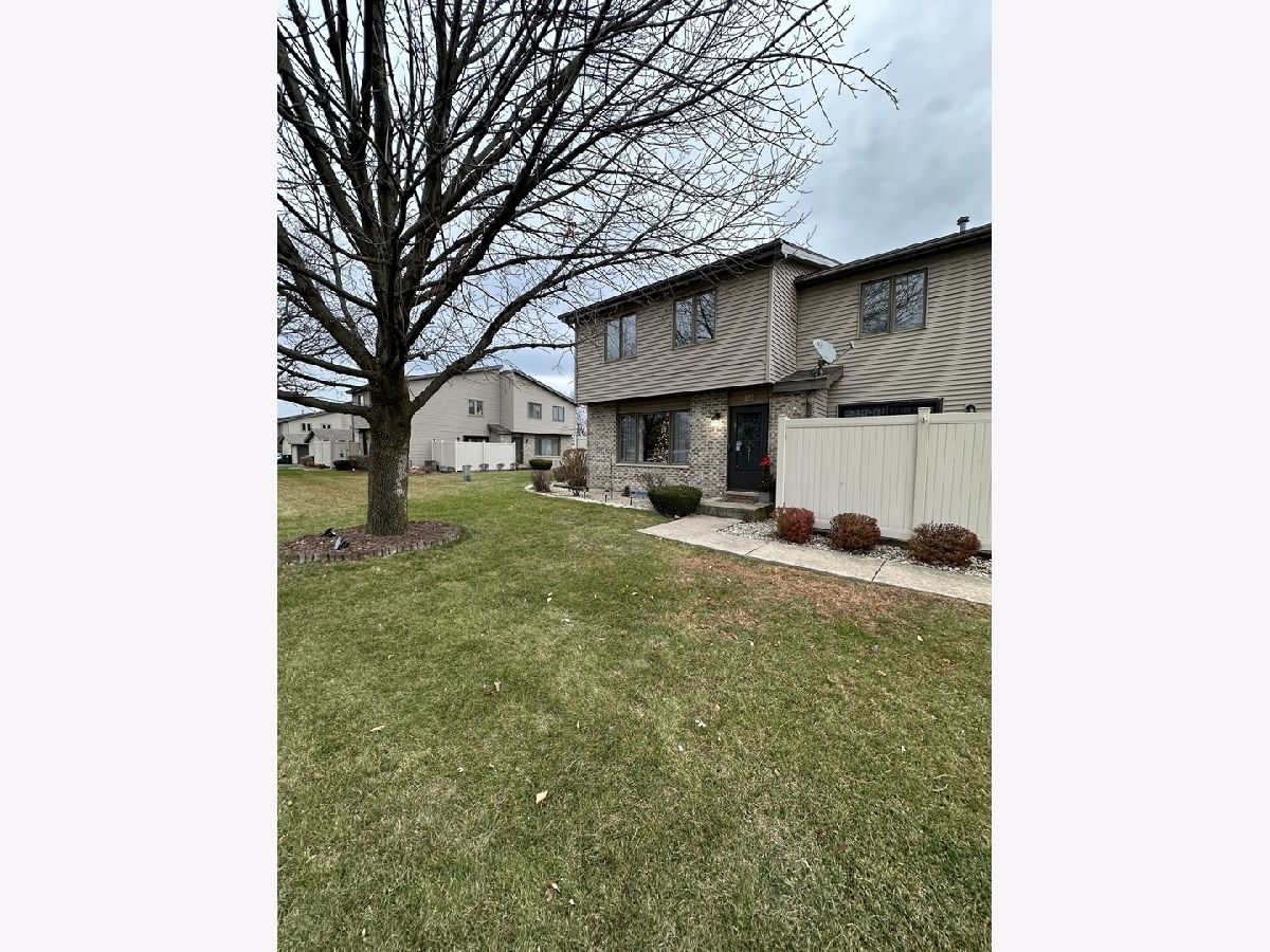  For Sale New Lenox Illinois, 768 Lake Road