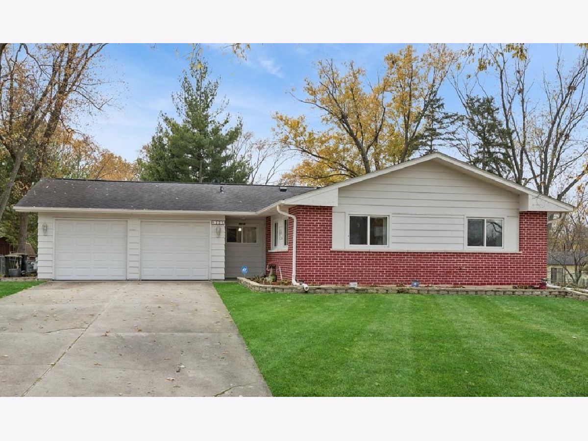 Homes For Rent Butterfield East Lombard Illinois, 21W225 Coronet