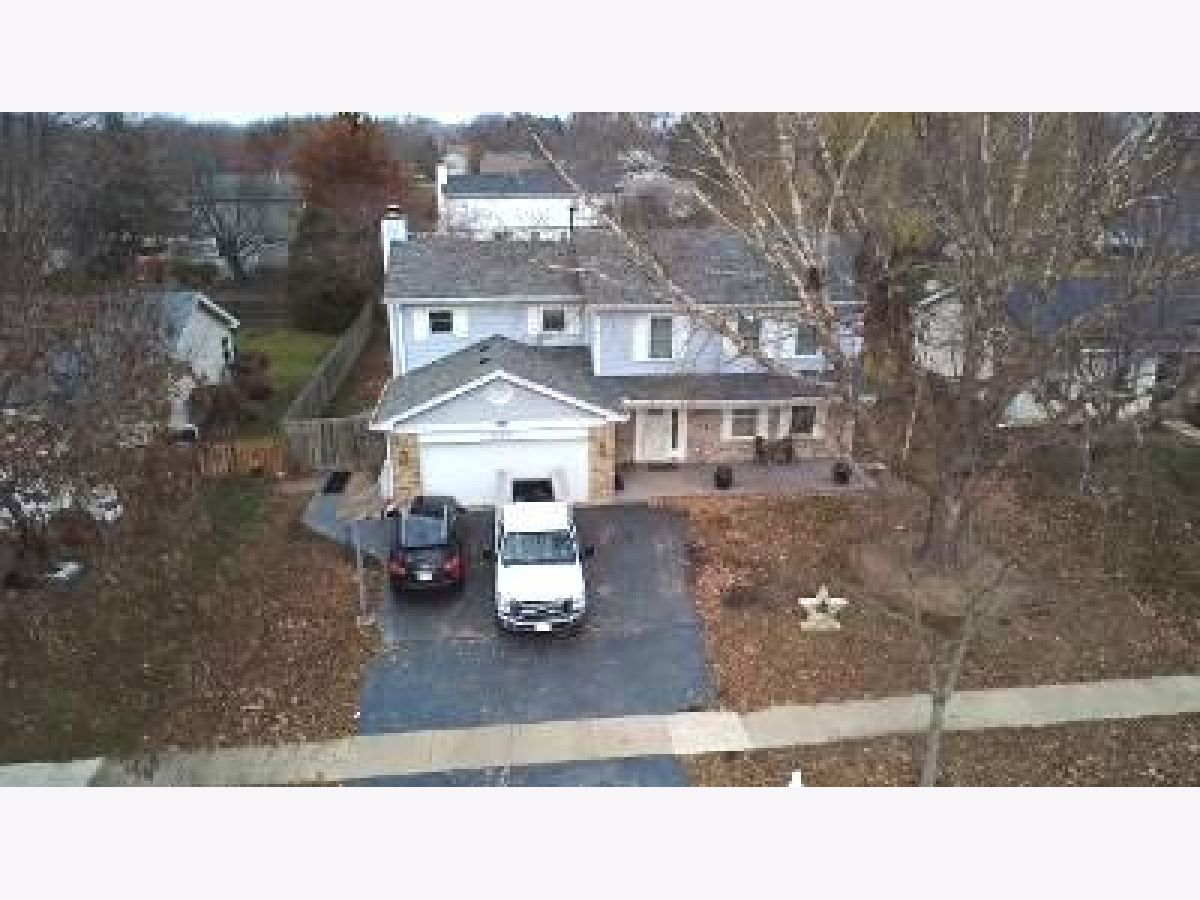 Homes & Condos & Townhomes For Sale Spring Creek Farms Algonquin Illinois, 1730 Tanglewood Drive