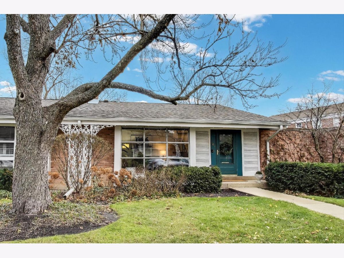  For Sale Glenview Illinois, 601 Carriage Hill Drive