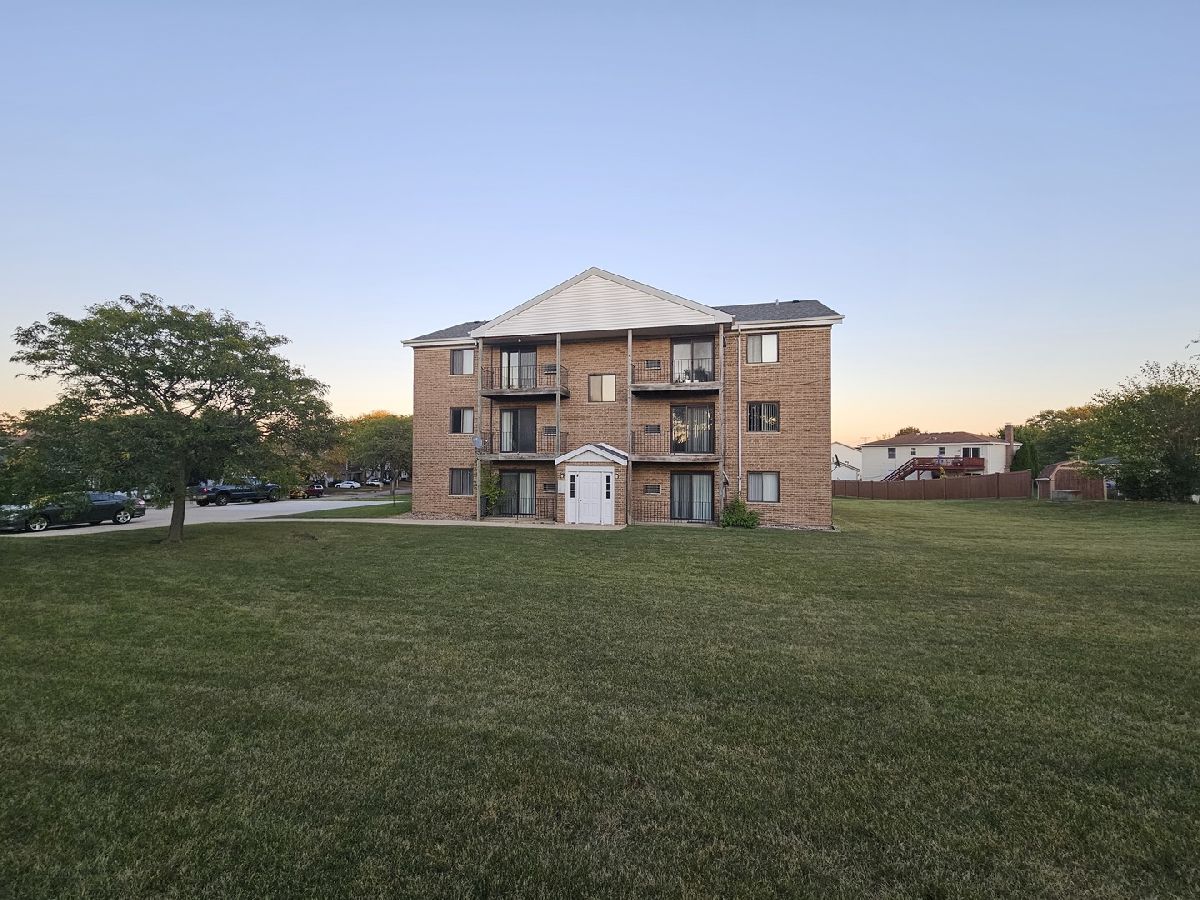  For Rent Glendale Heights Illinois, 737 Lippert