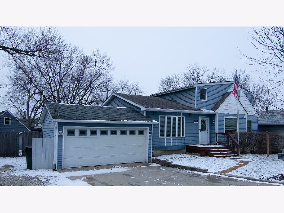  For Sale Round Lake Park Illinois, 216 Brierhill Drive