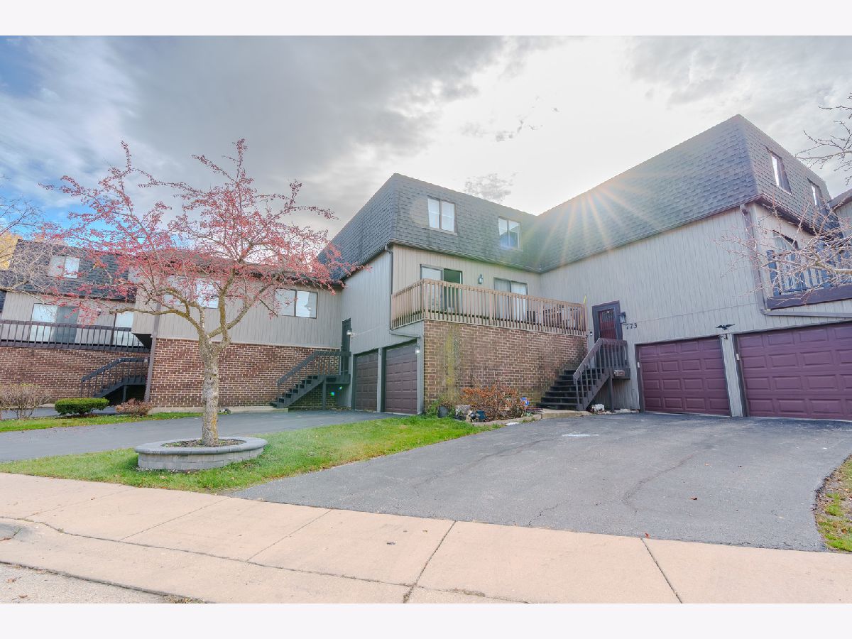  For Sale Roselle Illinois, 777 Golfview Drive