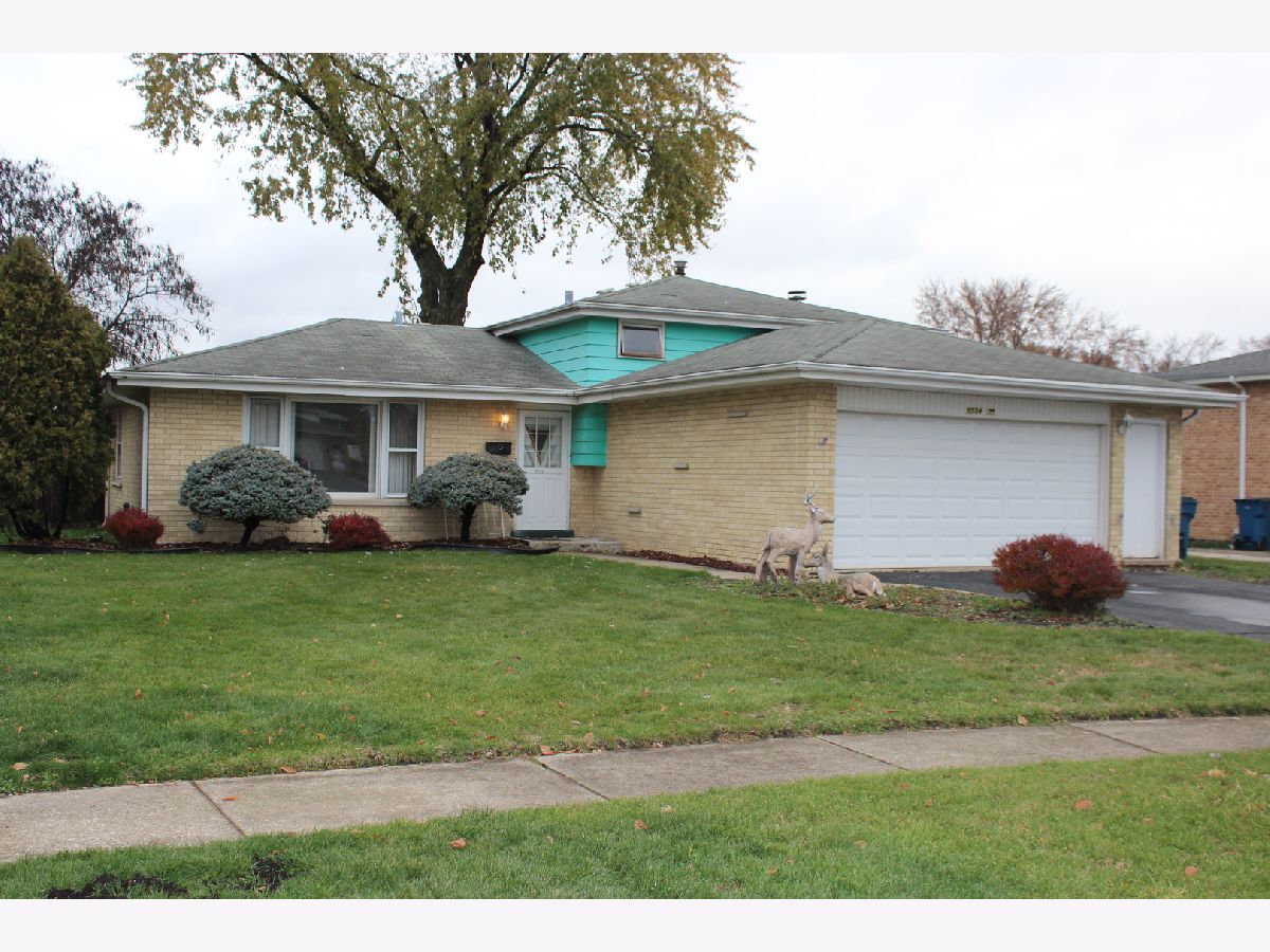  For Sale Crestwood Illinois, 5554 Linder Court