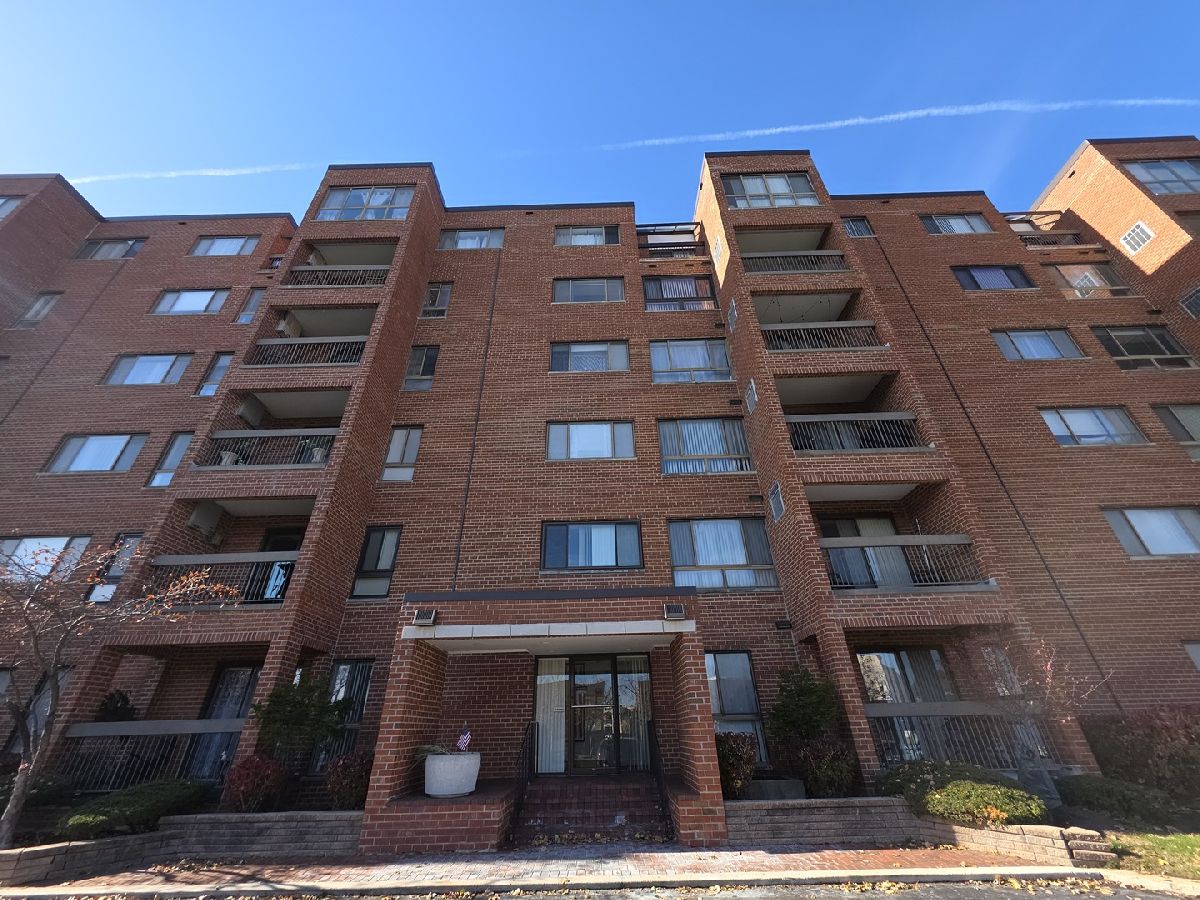  For Sale Glenview Illinois, 600 Naples Court