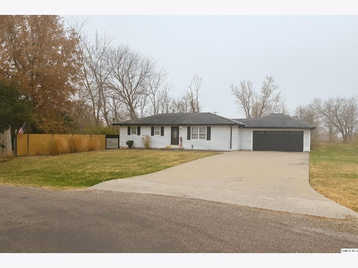  For Sale Quincy Illinois, 6410 Hickory Grove N.