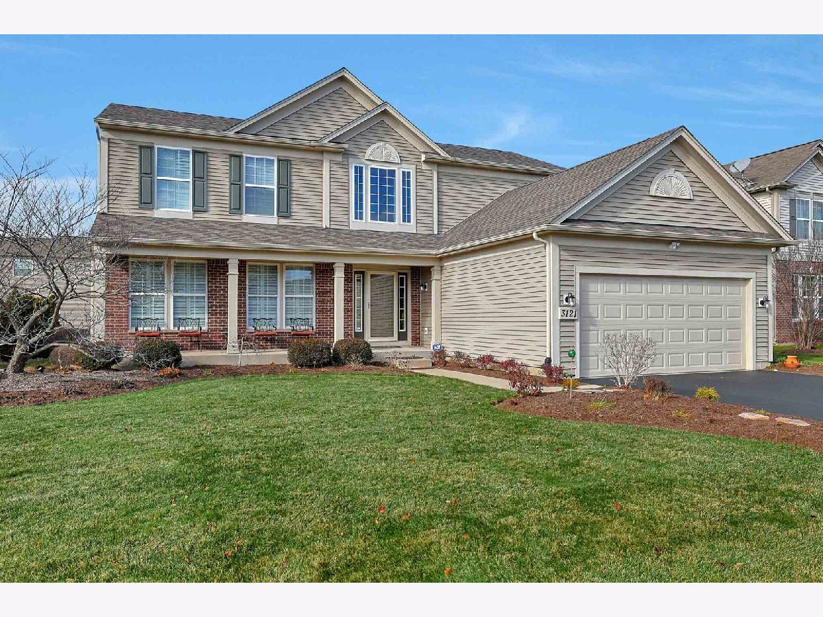  For Sale Carpentersville Illinois, 3121 Drury Lane