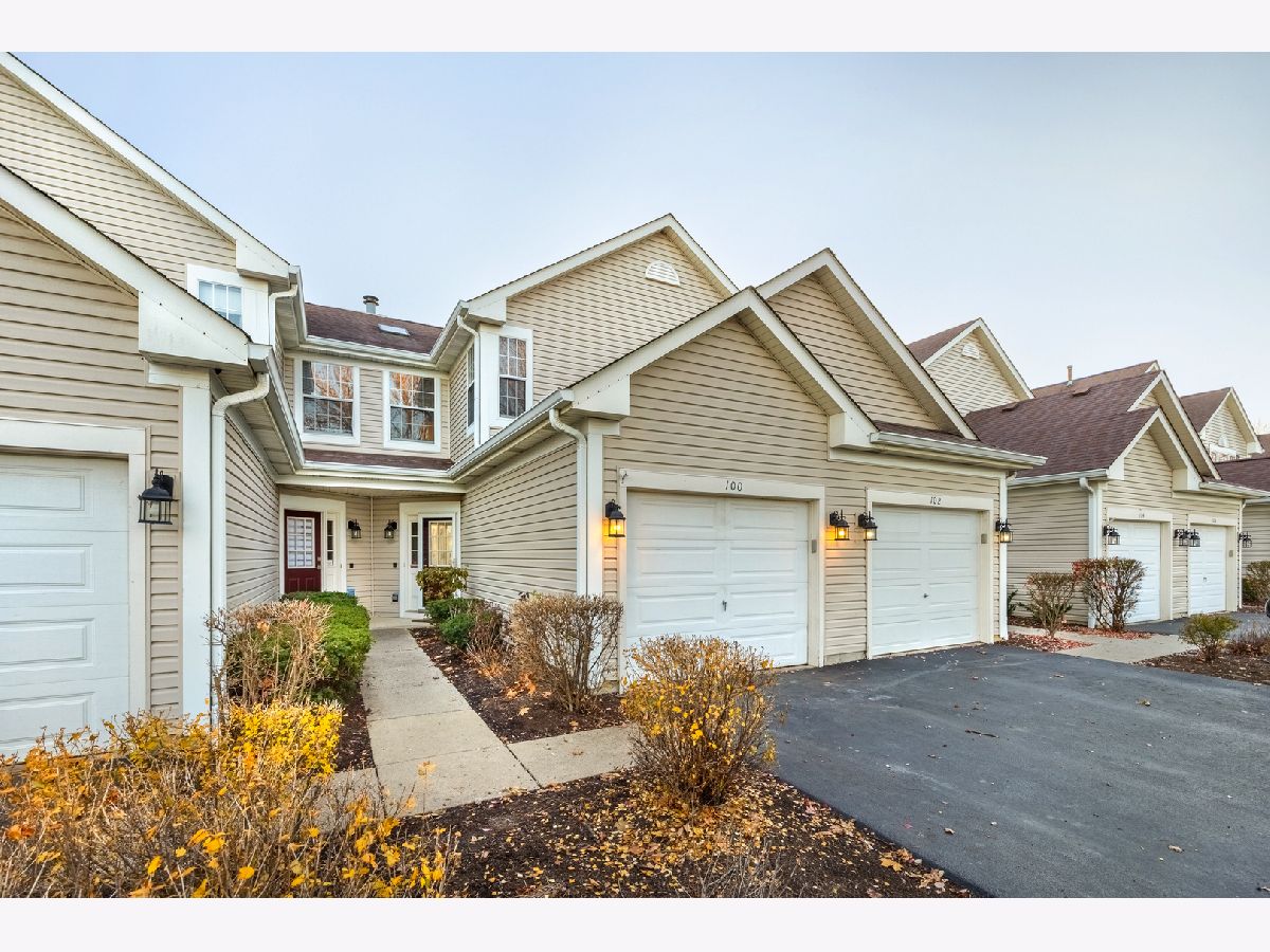 Townhomes & Condos For Rent North Star Lake In The Hills Illinois, 100 Harvest Gate