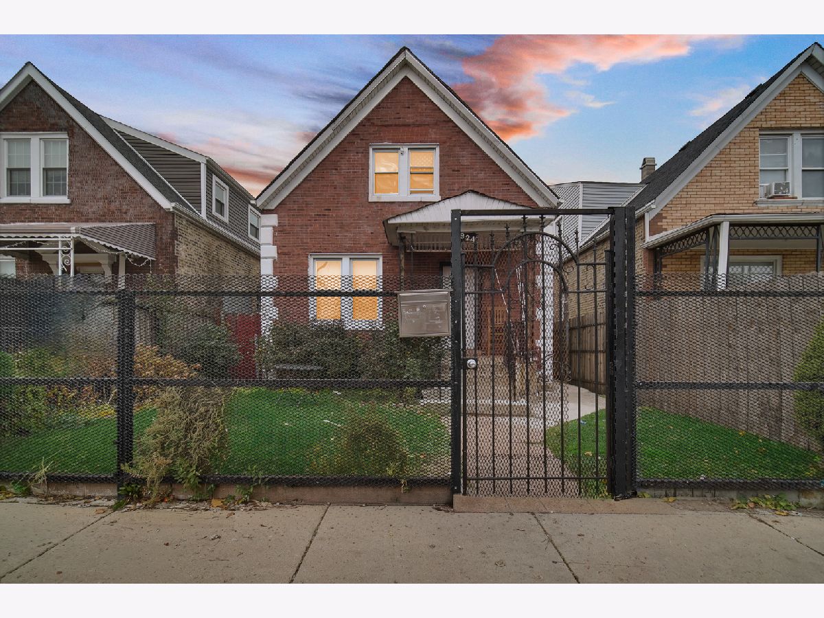  For Sale Chicago Illinois, 924 Pulaski Avenue