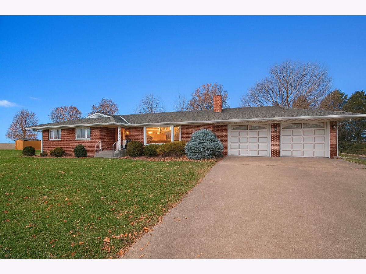  For Sale Dixon Illinois, 1245 Il Rt 26