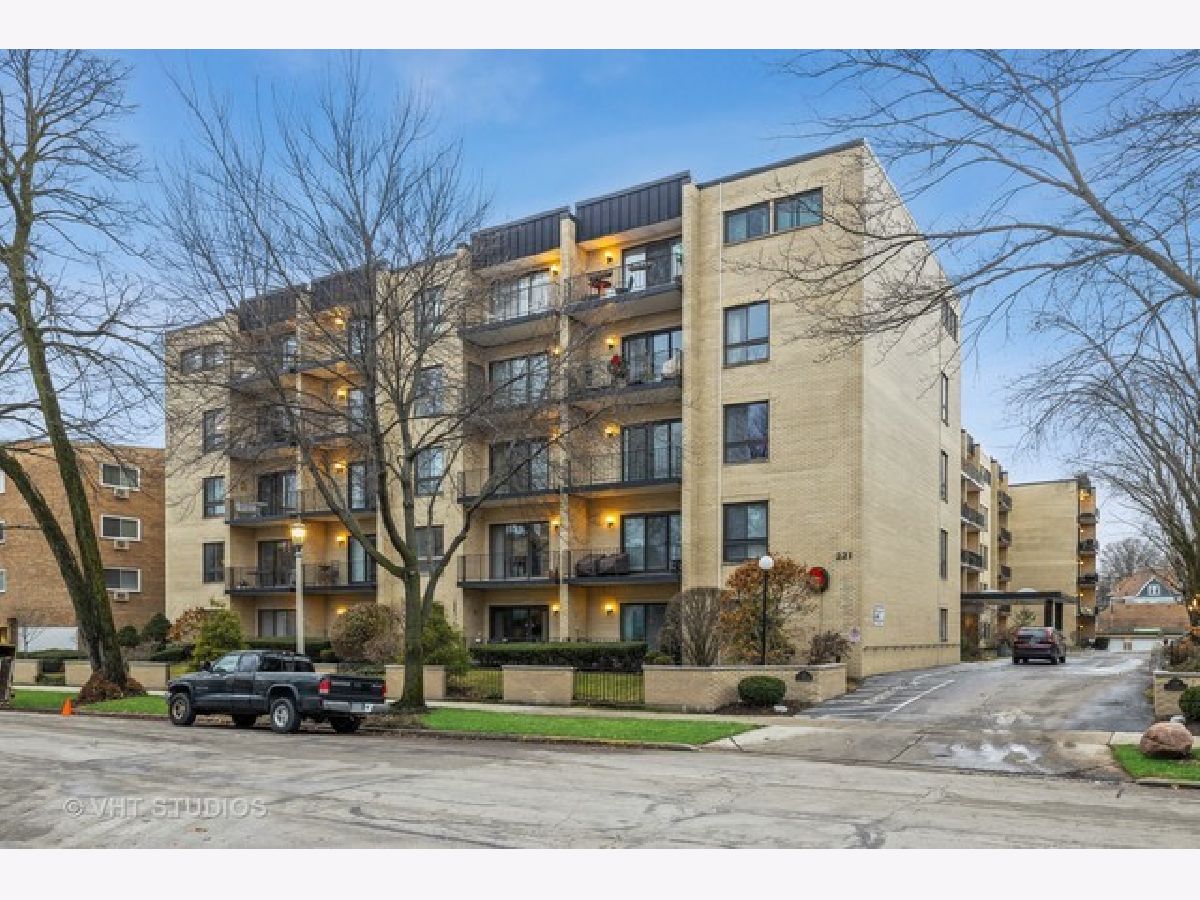  Sold Oak Park Illinois, 221 Kenilworth
