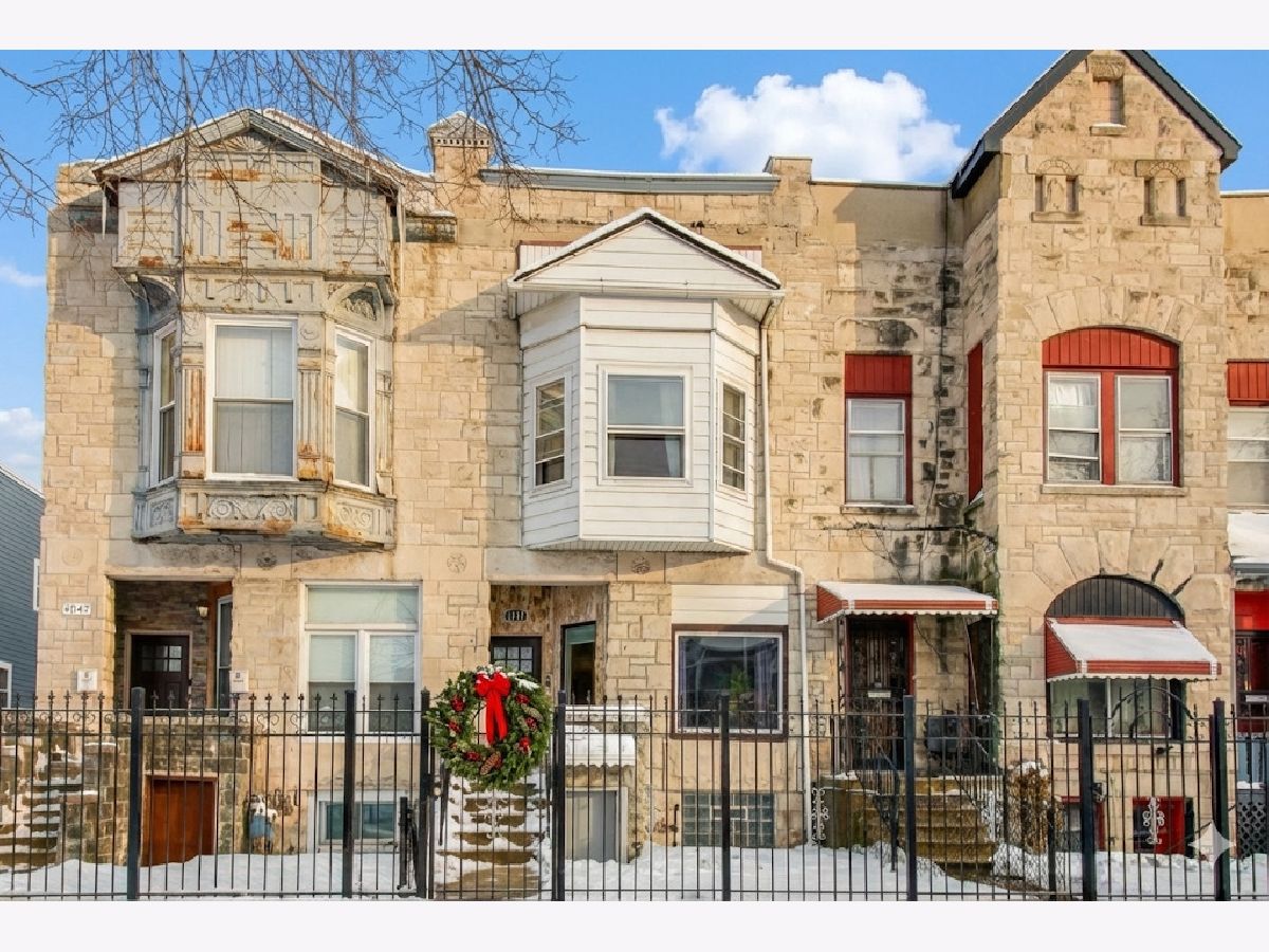  For Sale Chicago Illinois, 4049 Indiana Avenue