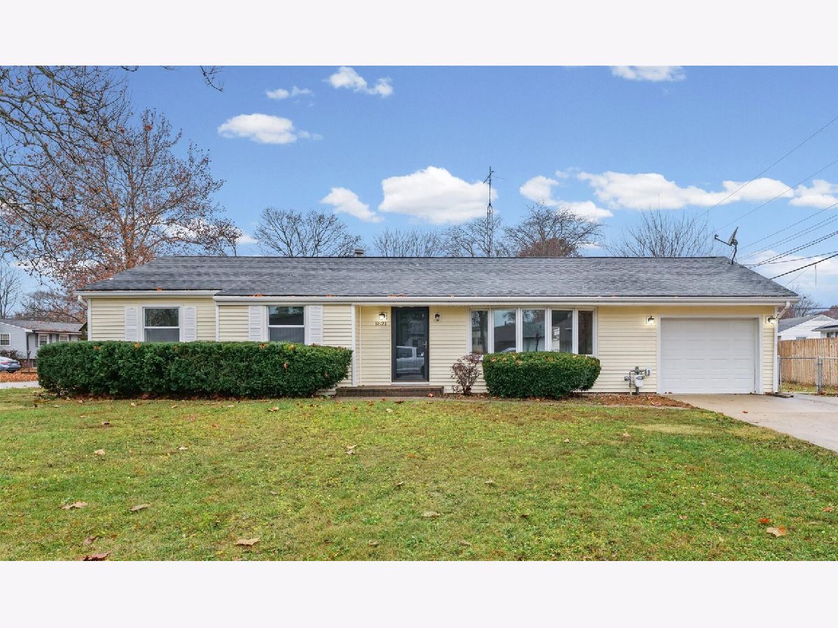  For Sale Champaign Illinois, 1821 Alder Lane