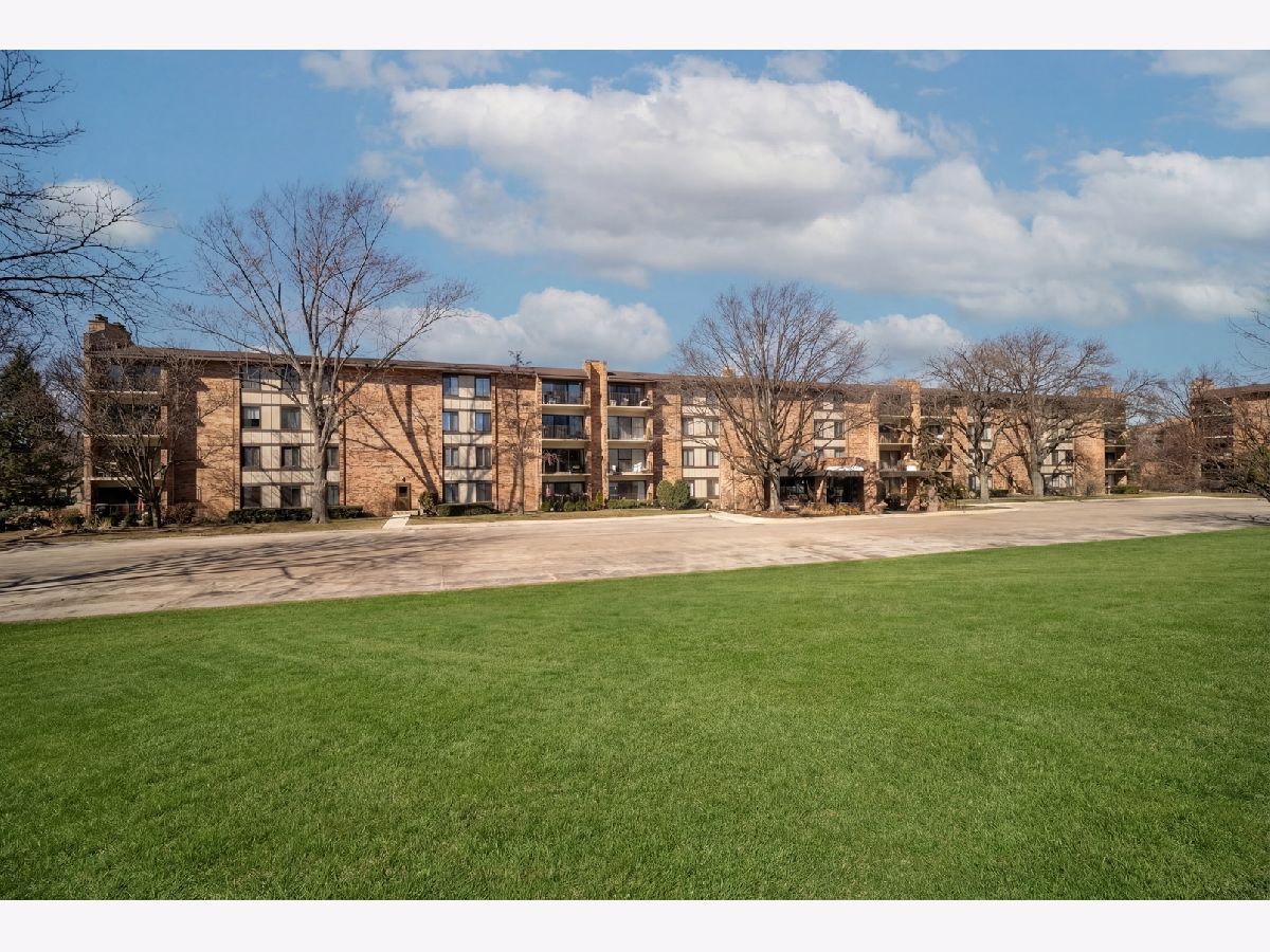  For Sale Willowbrook Illinois, 301 Lake Hinsdale Drive