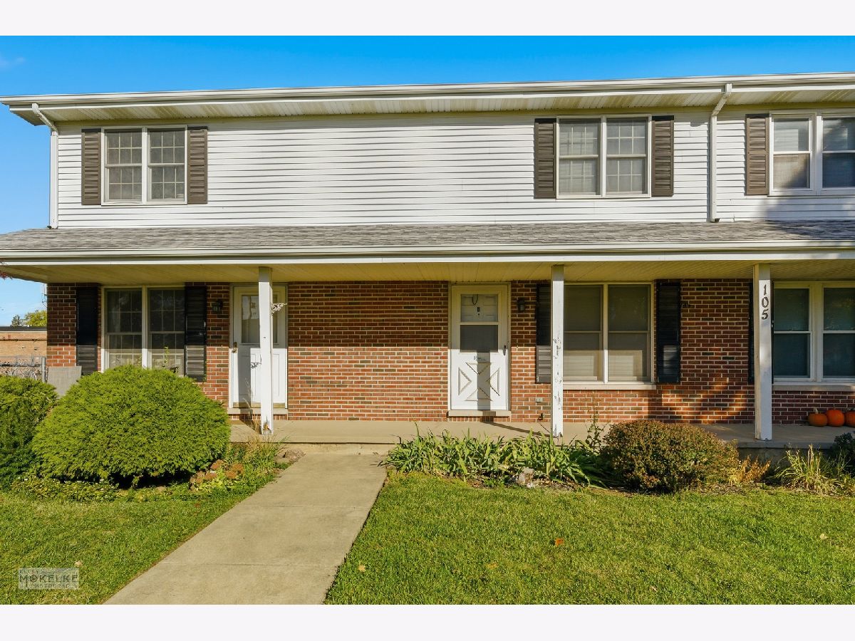  For Rent Yorkville Illinois, 105 Colonial