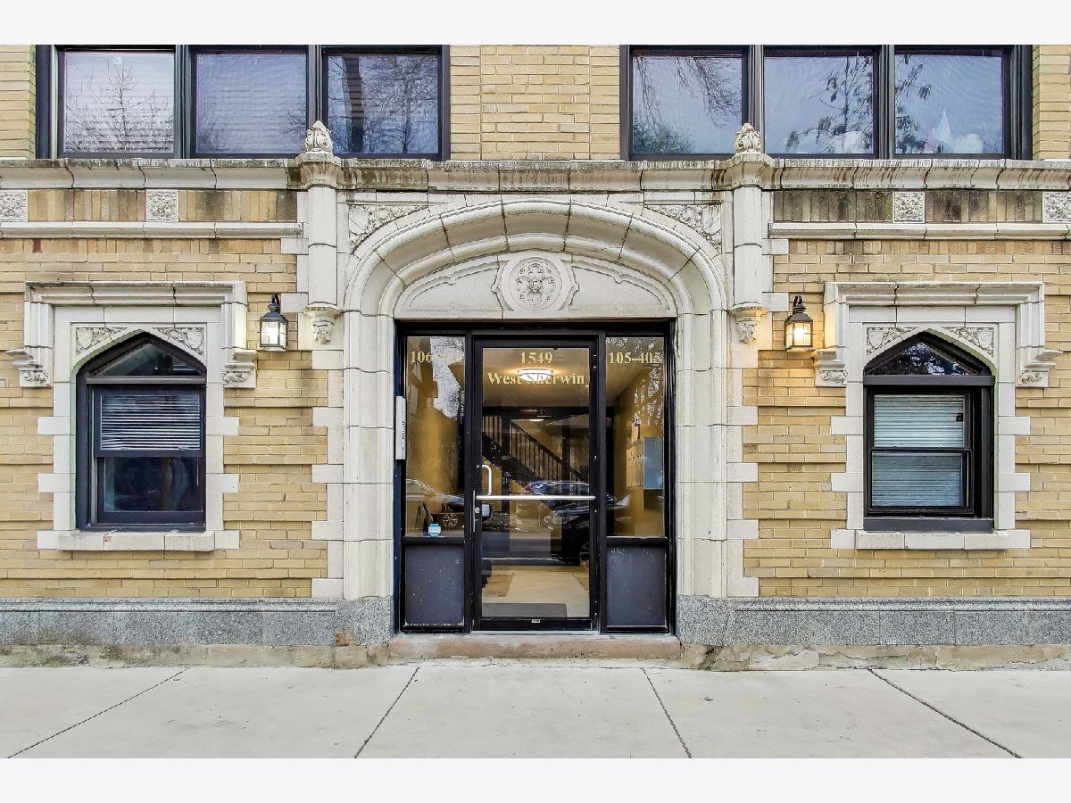  For Sale Chicago Illinois, 1549 Sherwin Avenue