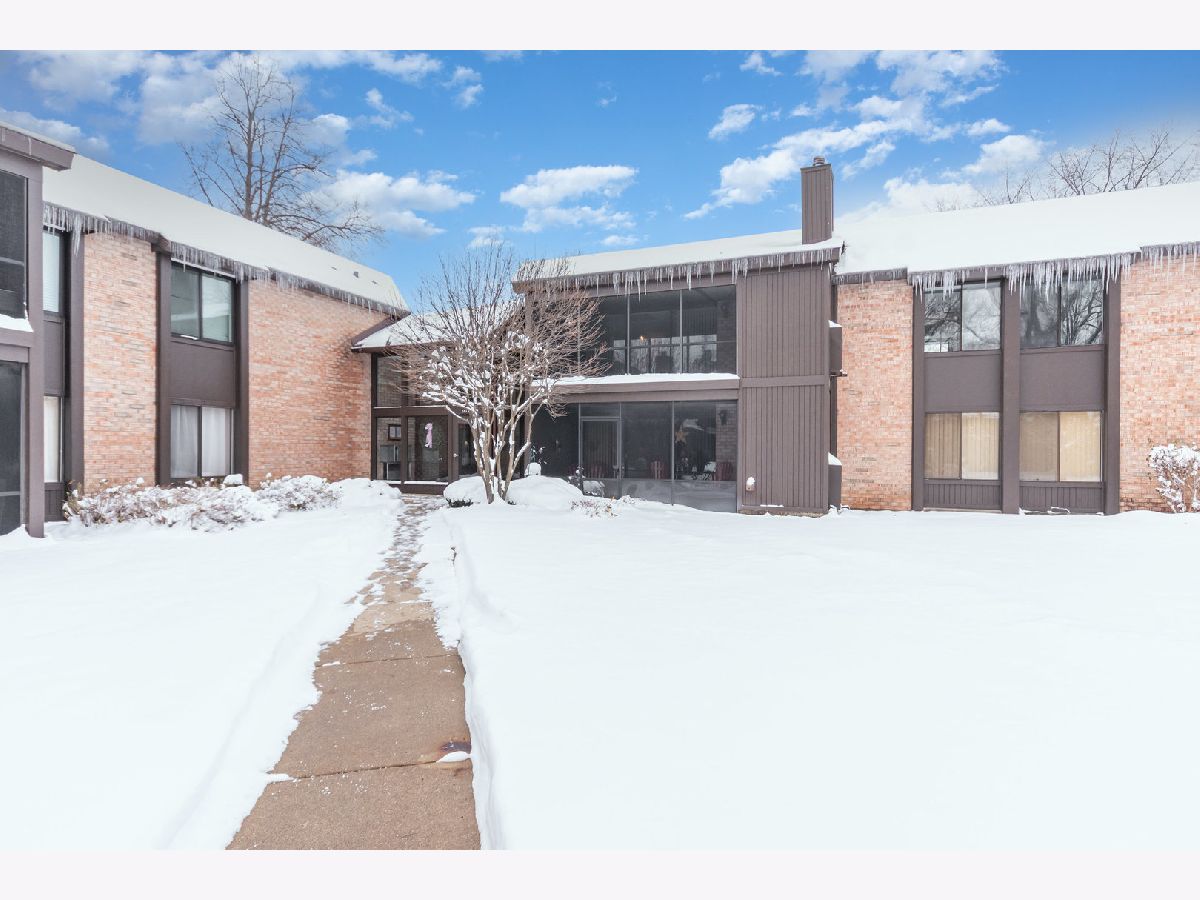  For Sale Crystal Lake Illinois, 740 Saint Andrews Lane