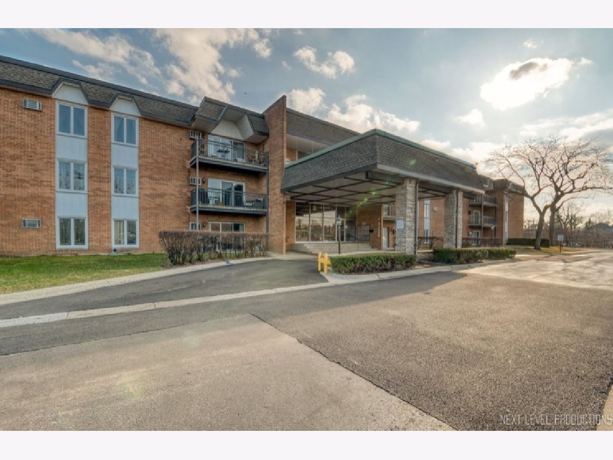 Condominiums Sold Westbrook West Downers Grove Illinois, 4224 Saratoga
