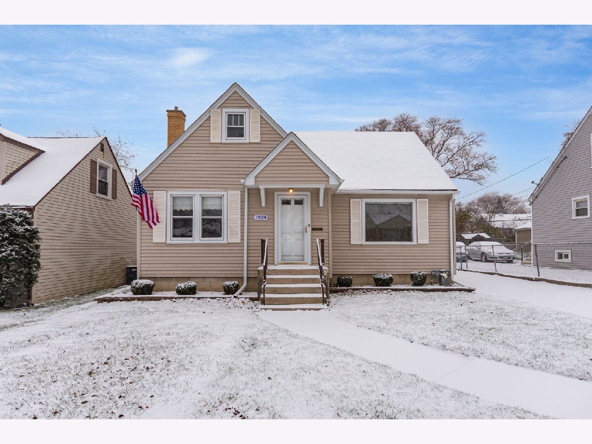  Sold Berkeley Illinois, 1924 Herbert