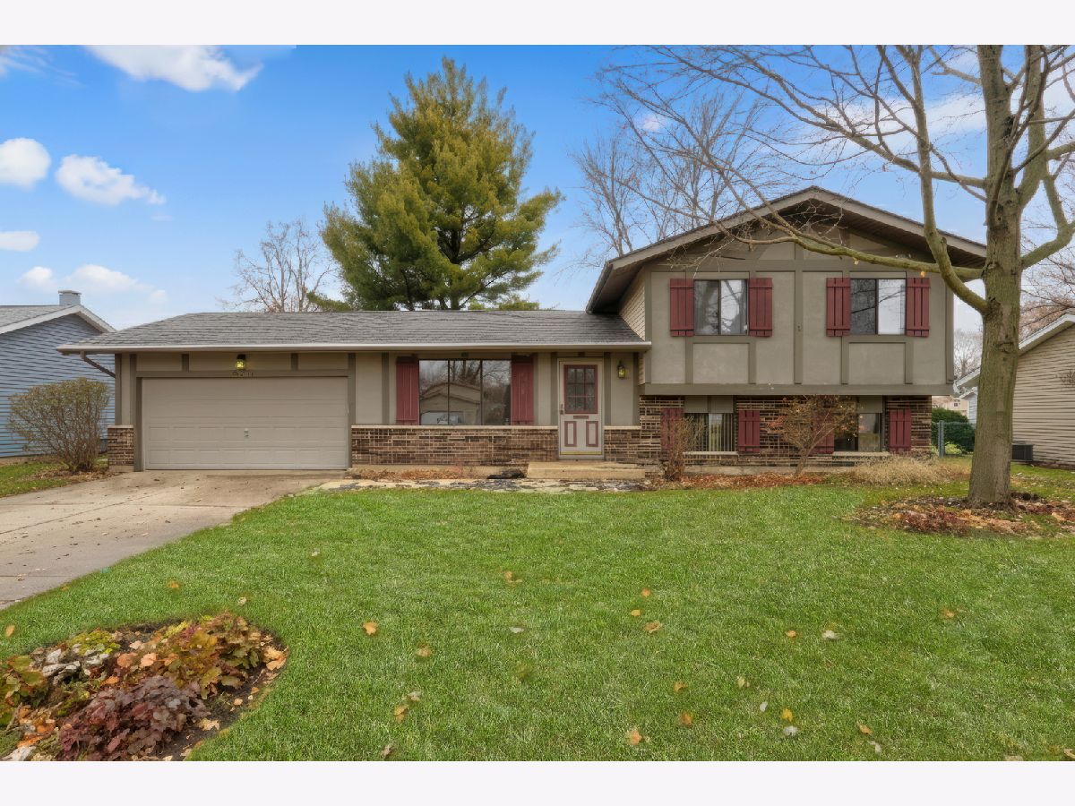 Homes For Sale Fox Ridge Mchenry Illinois, 5002 Dartmoor Drive