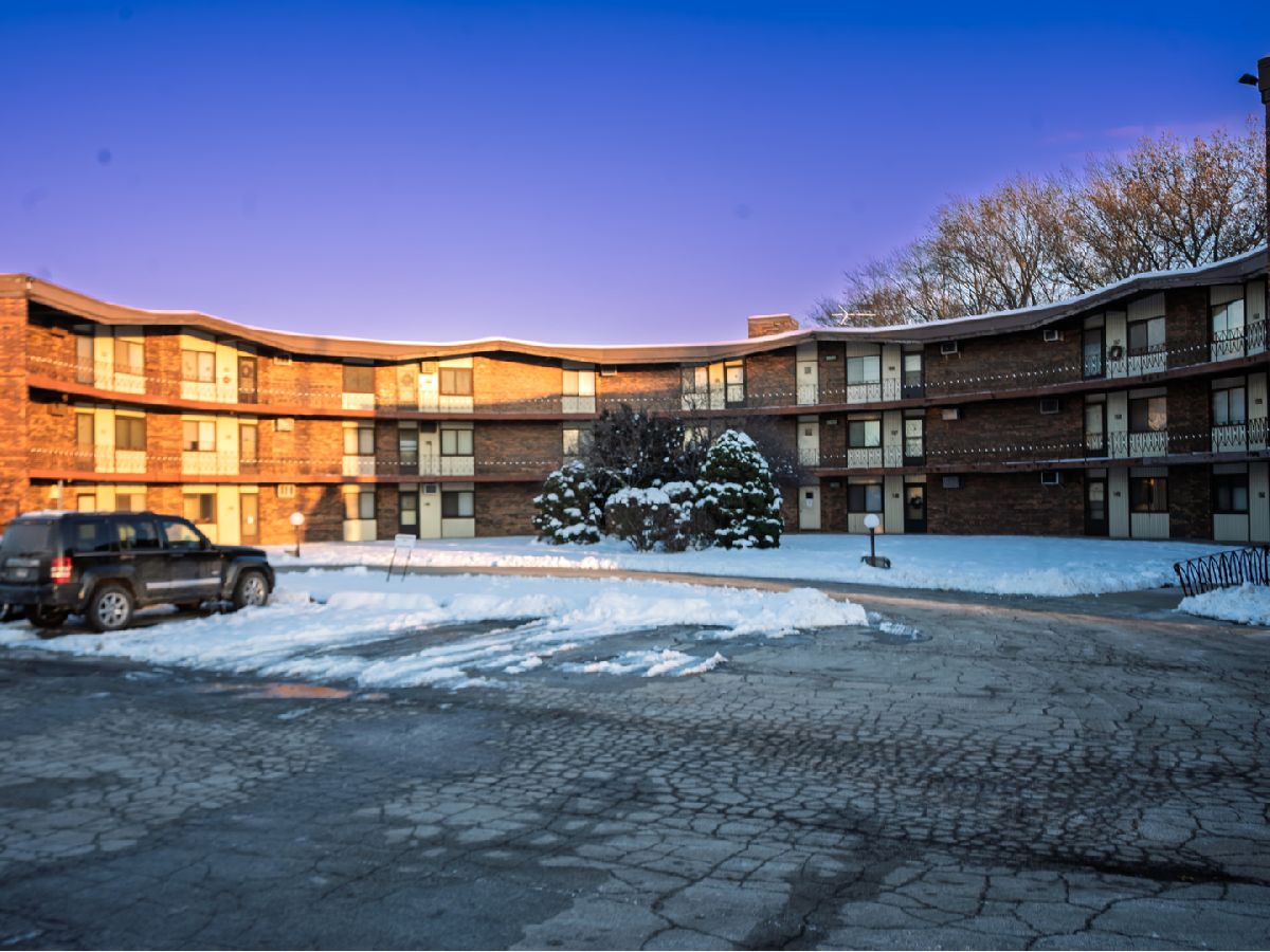  For Sale Lansing Illinois, 2306 Holiday Terrace