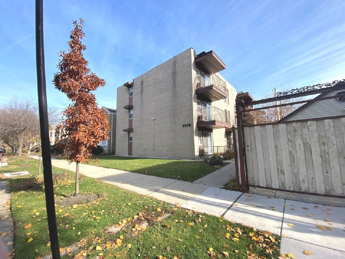  For Sale Chicago Illinois, 5815 Spaulding Avenue