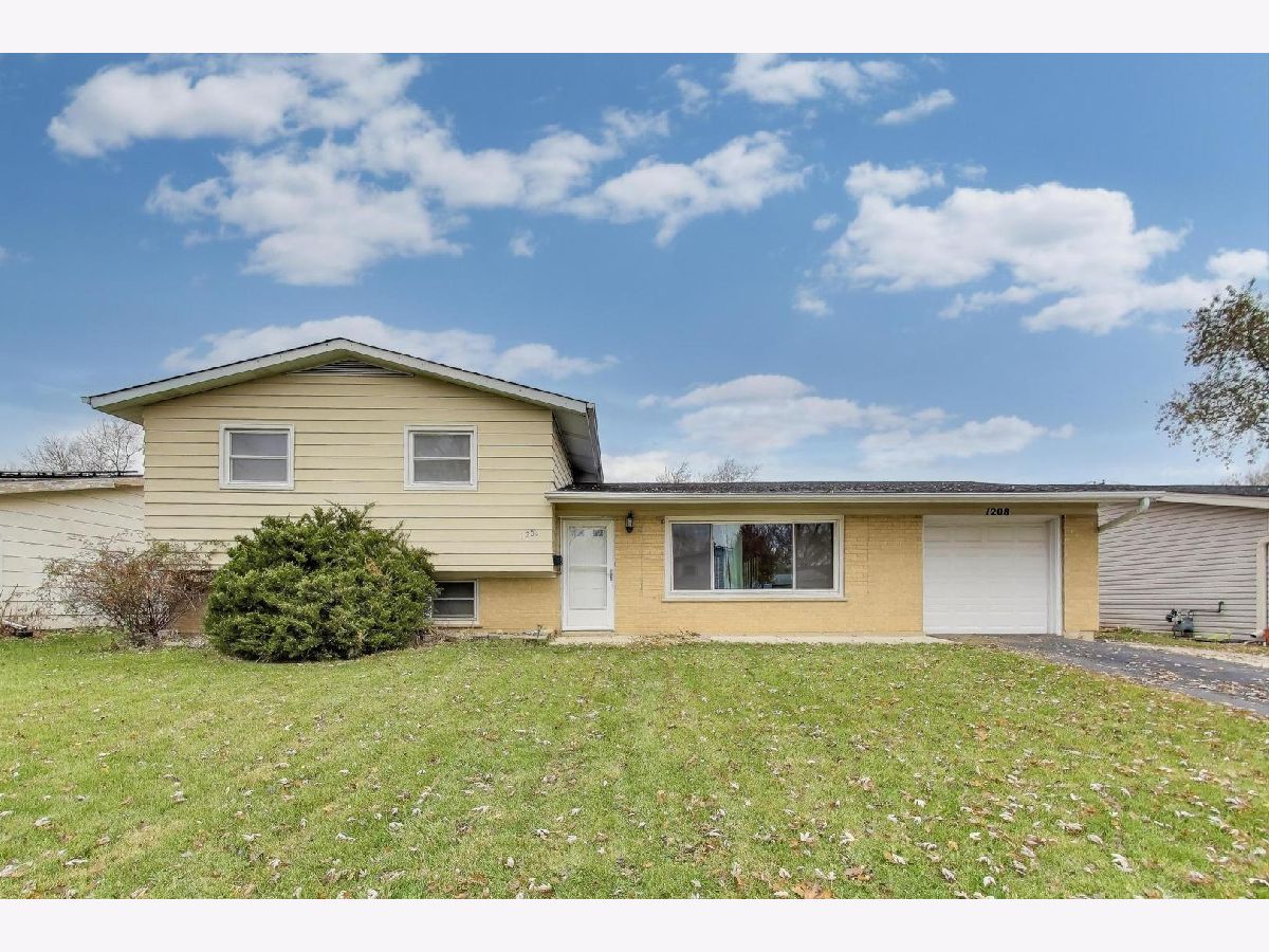  For Sale Hanover Park Illinois, 1208 Windsor Lane