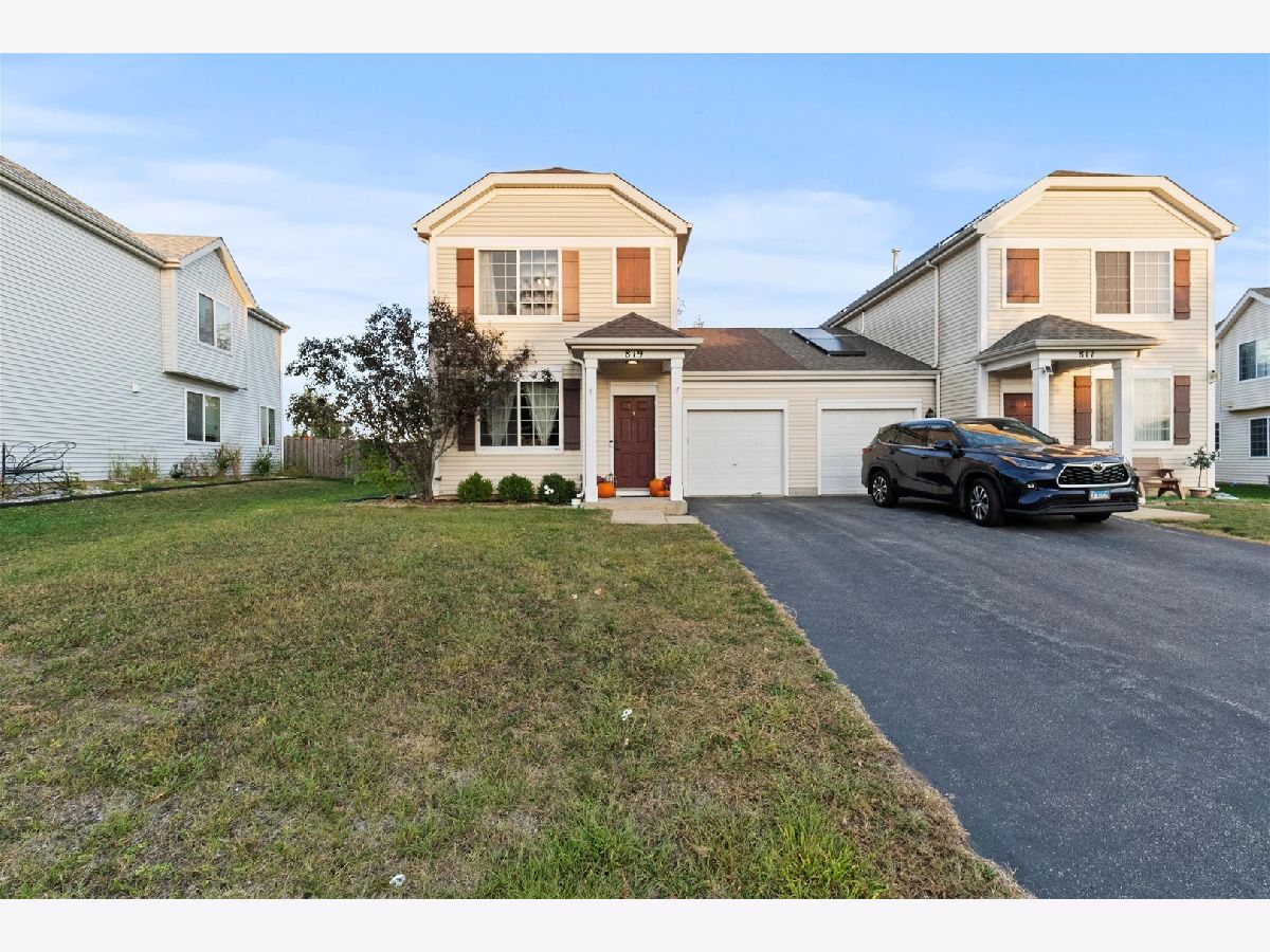  For Sale Minooka Illinois, 819 Daniel Drive