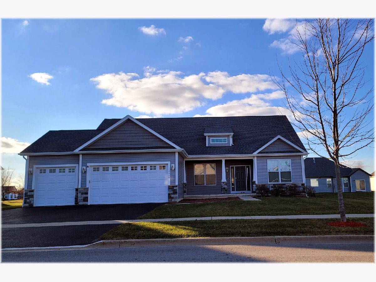  For Sale Sycamore Illinois, 1919 Truman Street