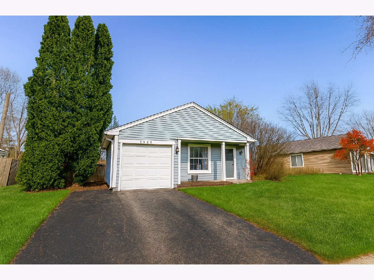  Sold Naperville Illinois, 1948 Navarone