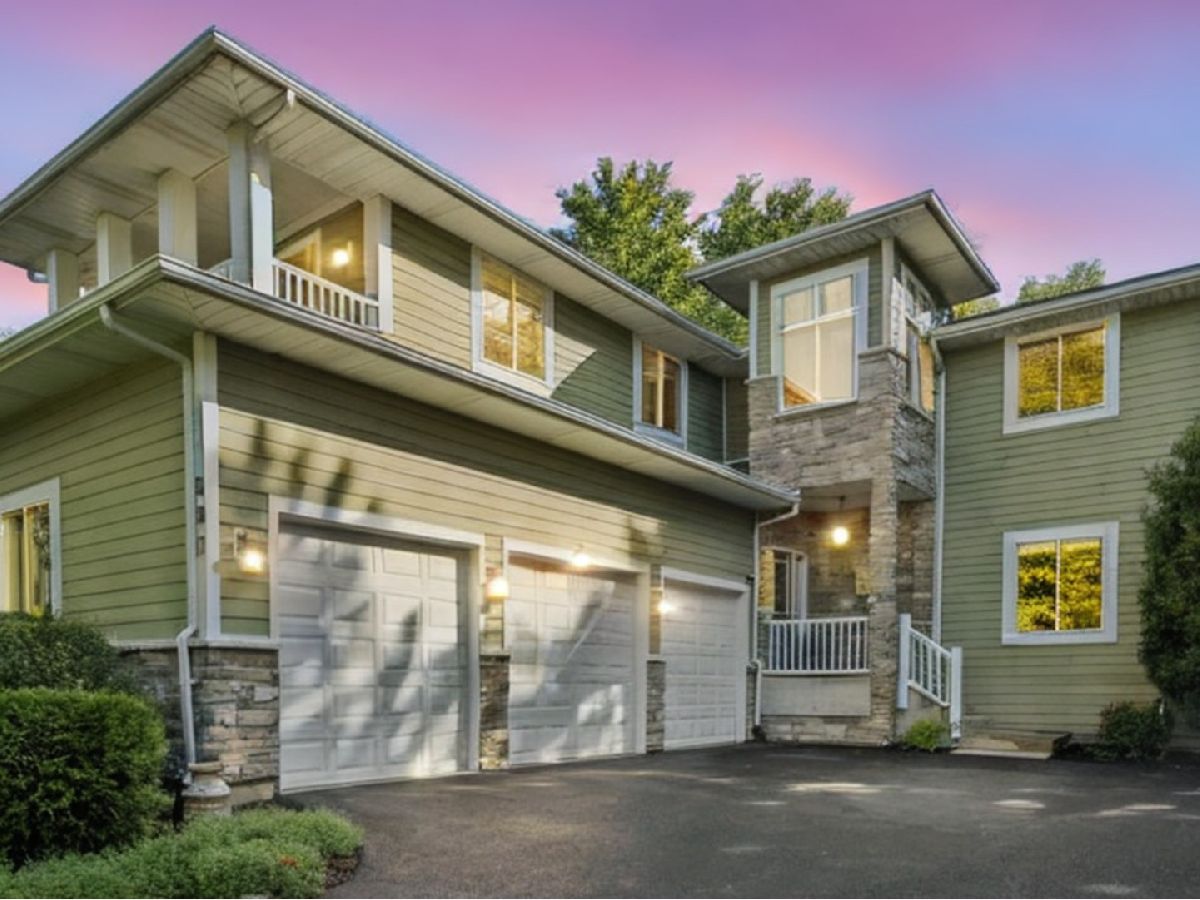  For Sale Woodstock Illinois, 980 Dakota Drive