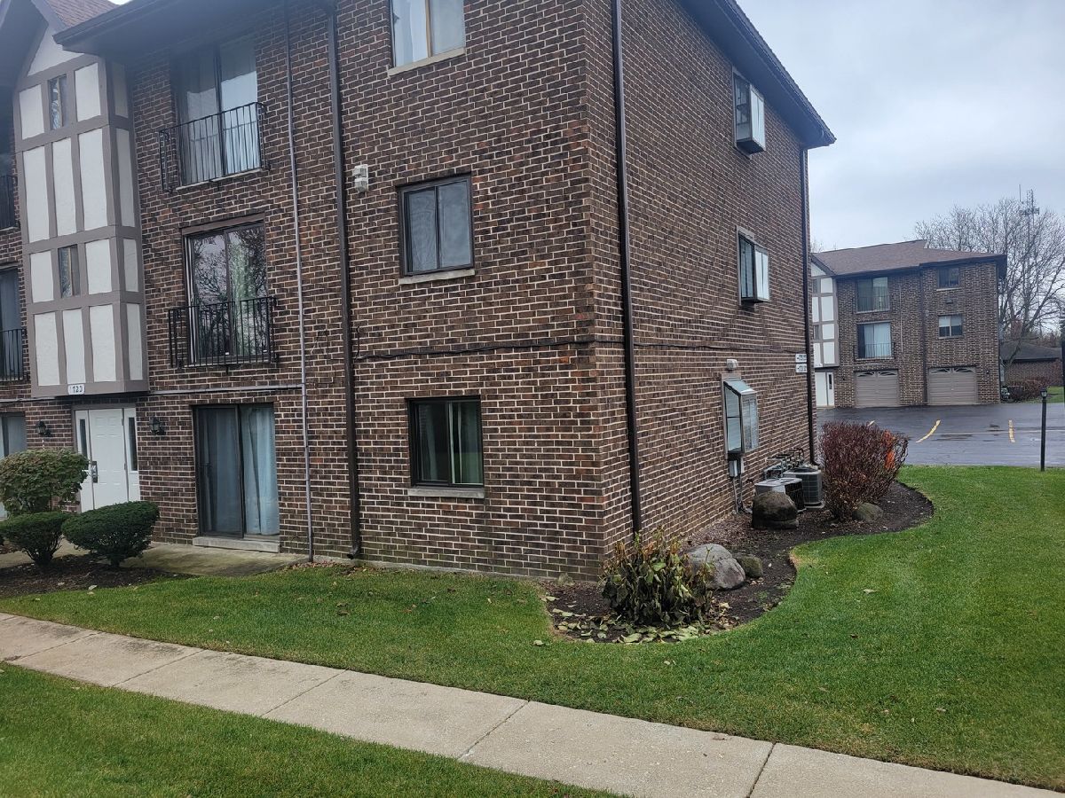 Condominiums For Rent Cambridge Cove Naperville Illinois, 1721 Washington